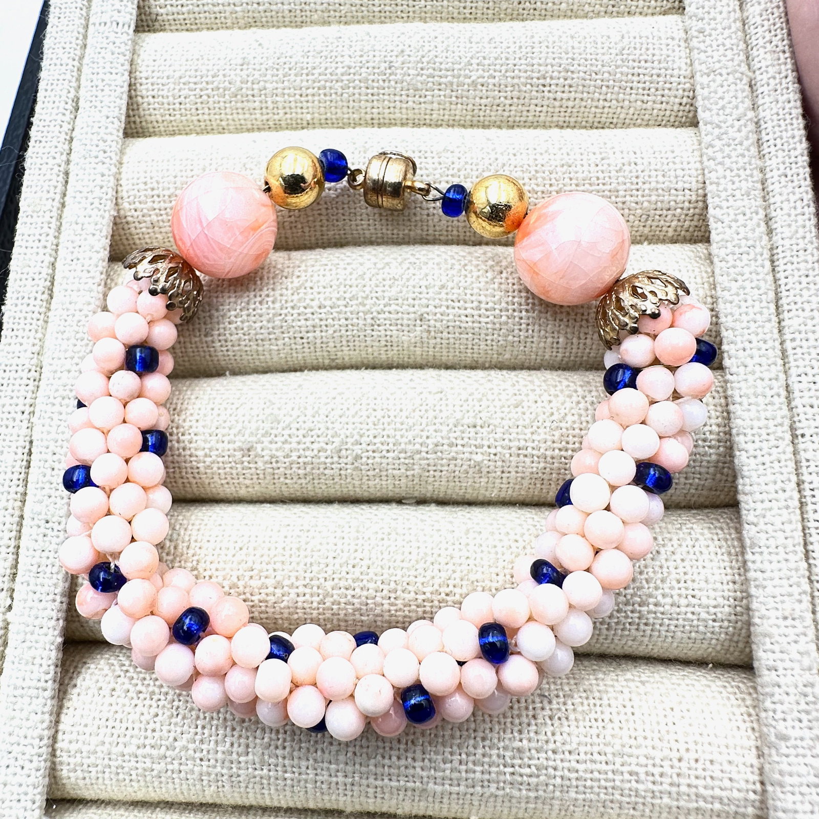 Vintage Coral Glass Bead Gold tone Bracelet 7.5 Inch: Vintage Coral Glass Bead Gold tone Bracelet 7.5 Inch