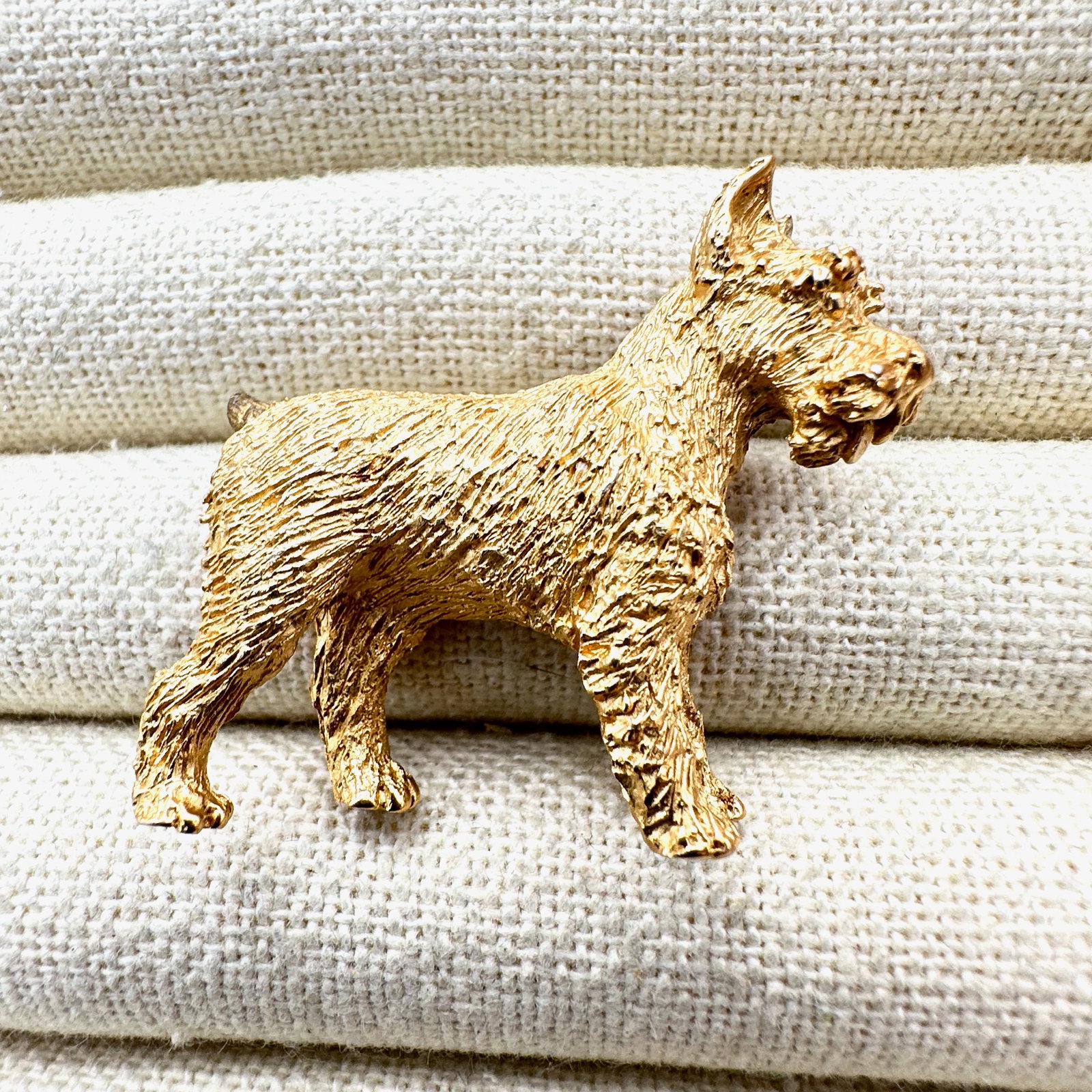 Vintage Trifari Scottie Westie Snauzer Dog Gold Tone Brooch Pin 1.5 Inch (1 of 2)