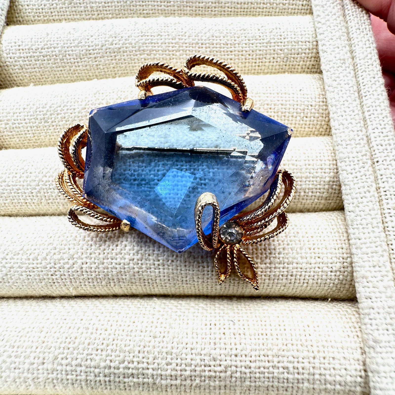 Vintage Blue Czech Glass Gold Tone Brooch Pin 2 Inch (1 of 2)