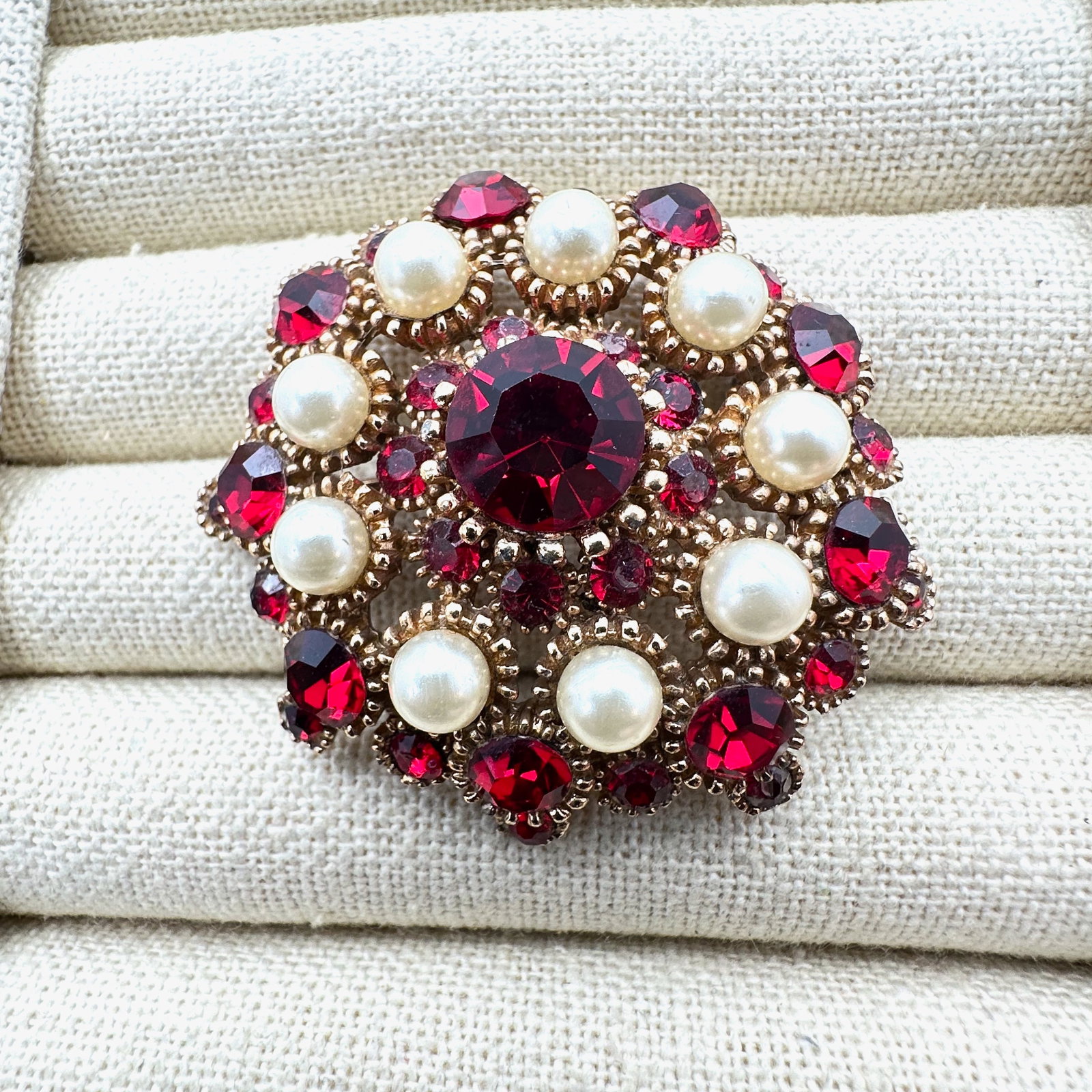 Vintage Red Glass Rhinestone Faux Pearl Gold Tone Brooch Pin 2 Inch (1 of 2)
