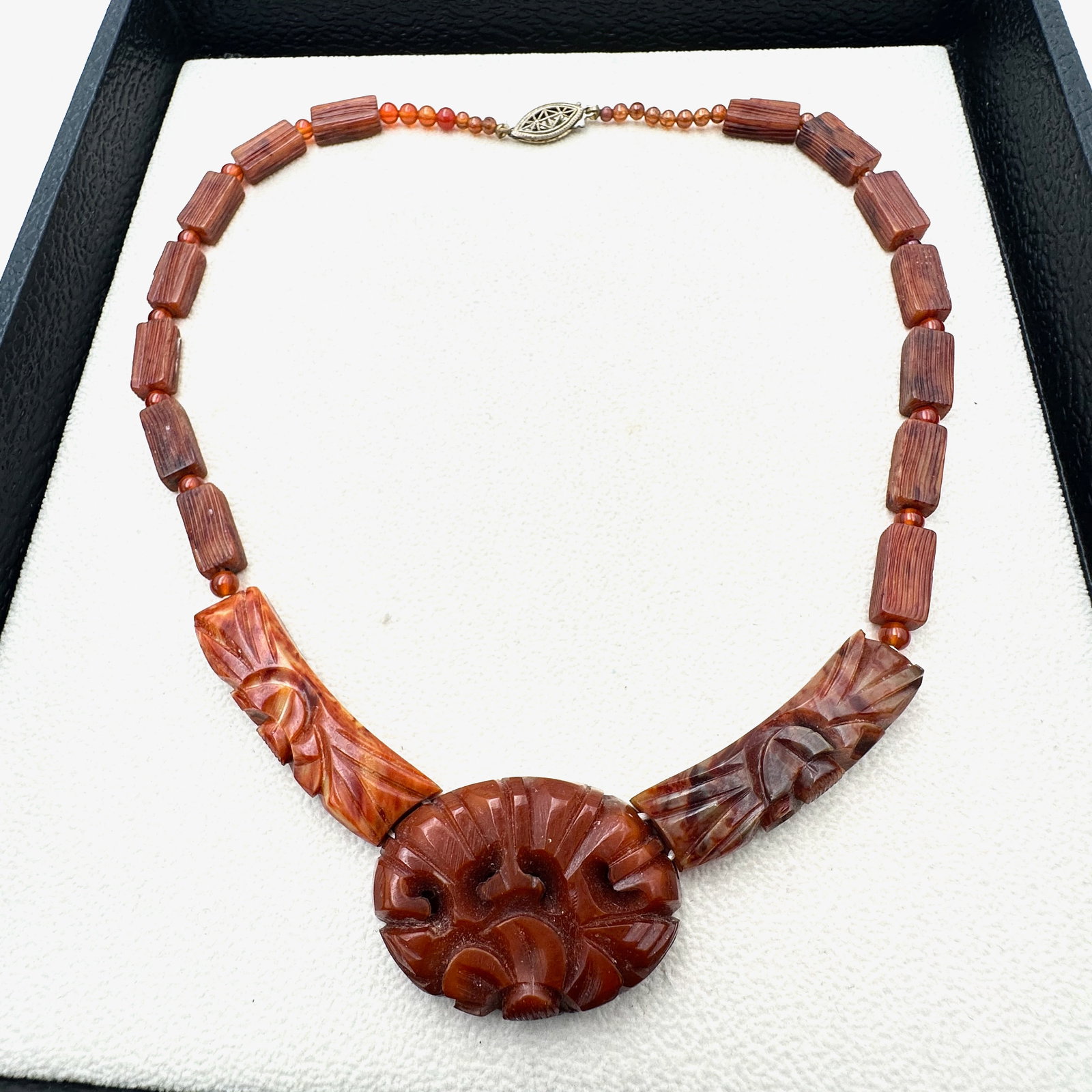 Antique Vintage Carved Brown Swirl Necklace 16 Inch: Antique Vintage Carved Brown Swirl Necklace 16 Inch