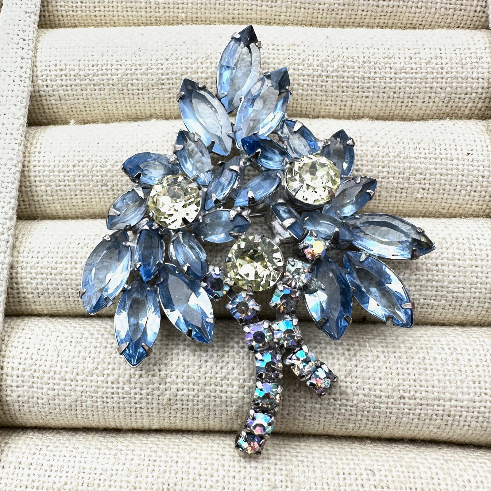 Vintage Blue And Yellow Glass Rhinestone Silver Tone Brooch Pin 2.5 Inch: Vintage Blue And Yellow Glass Rhinestone Silver Tone Brooch Pin 2.5 Inch