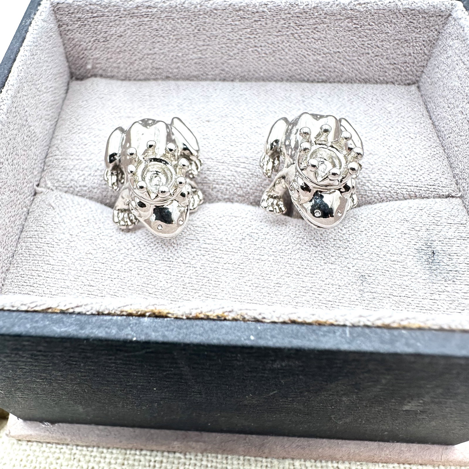 Vintage Silver Frog Prince Cuff Links in Original Box Unworn Condition (1 of 2)
