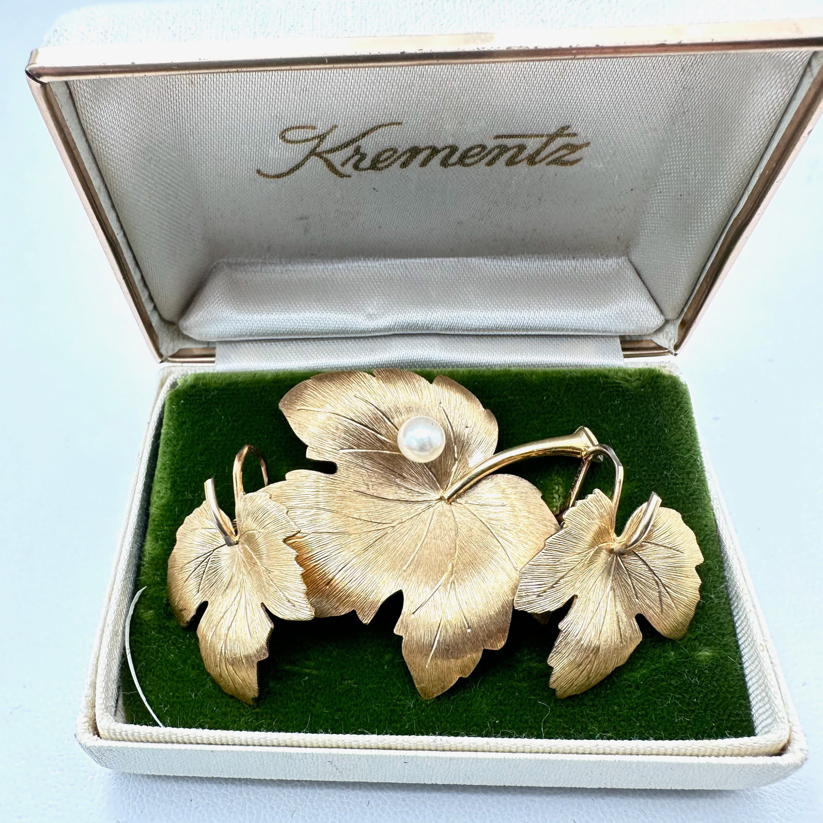 Vintage Krementz Gold filled Leaf Design Pin Brooch and Clip Earrings in Original Box Included: Vintage Krementz Gold filled Leaf Design Pin Brooch and Clip Earrings in Original Box Included