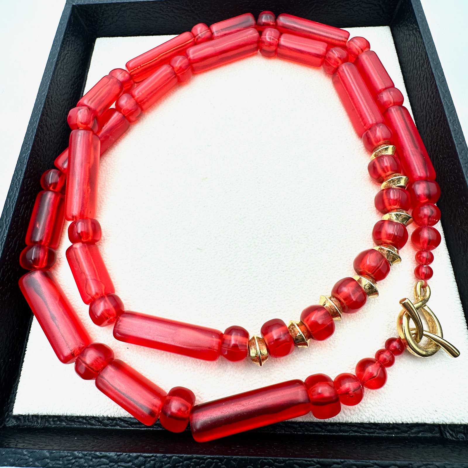Vintage Retro Early Plastic Red Necklace (1 of 2)