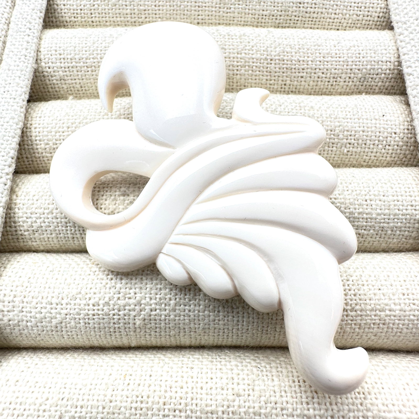 Vintage Delicately Carved Off White Brooch Pin 3 Inch Width (1 of 2)