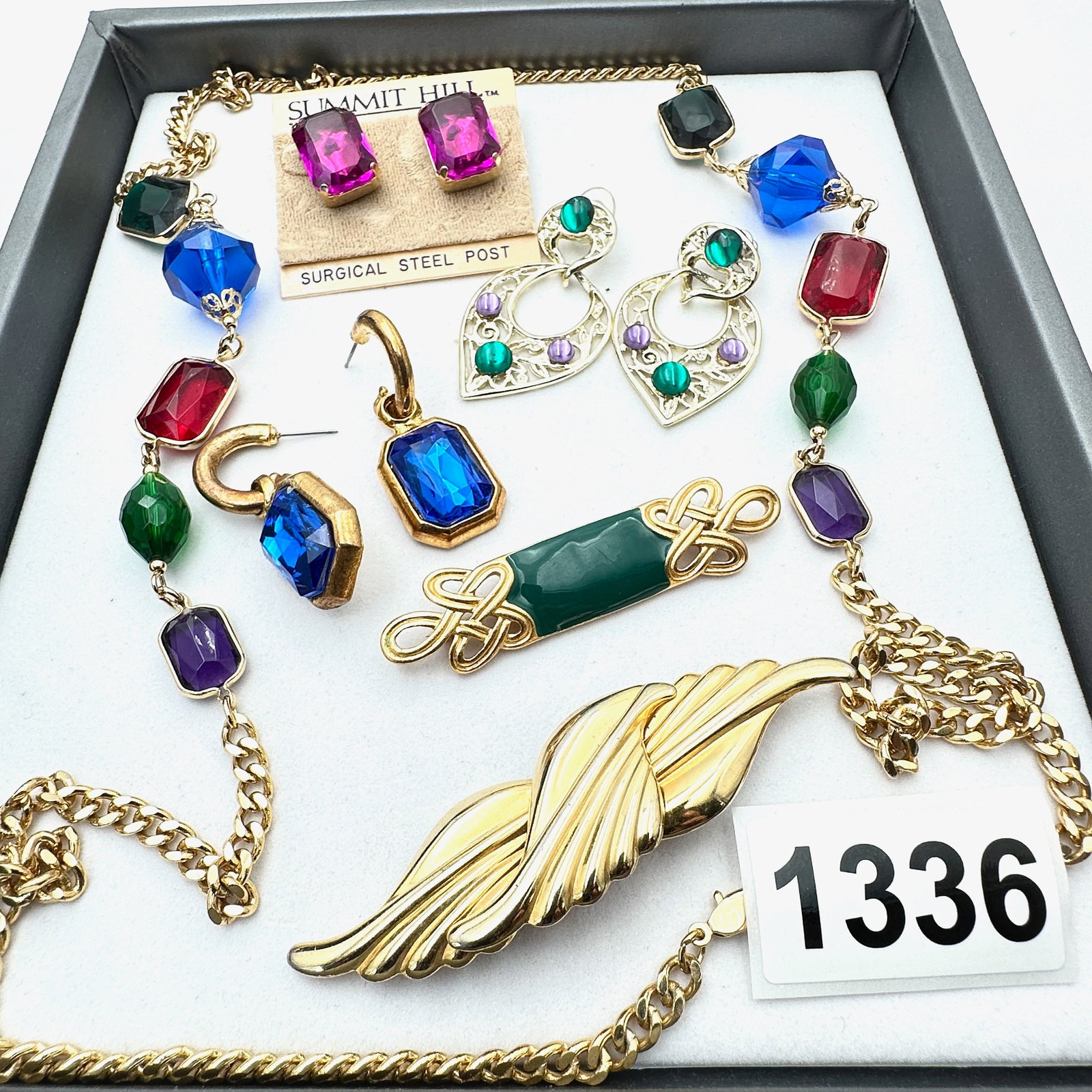 Vintage Jewelry Group Lot 1980s Era EArrings Necklace and Brooches Gold Tone Jewel Tone (1 of 2)