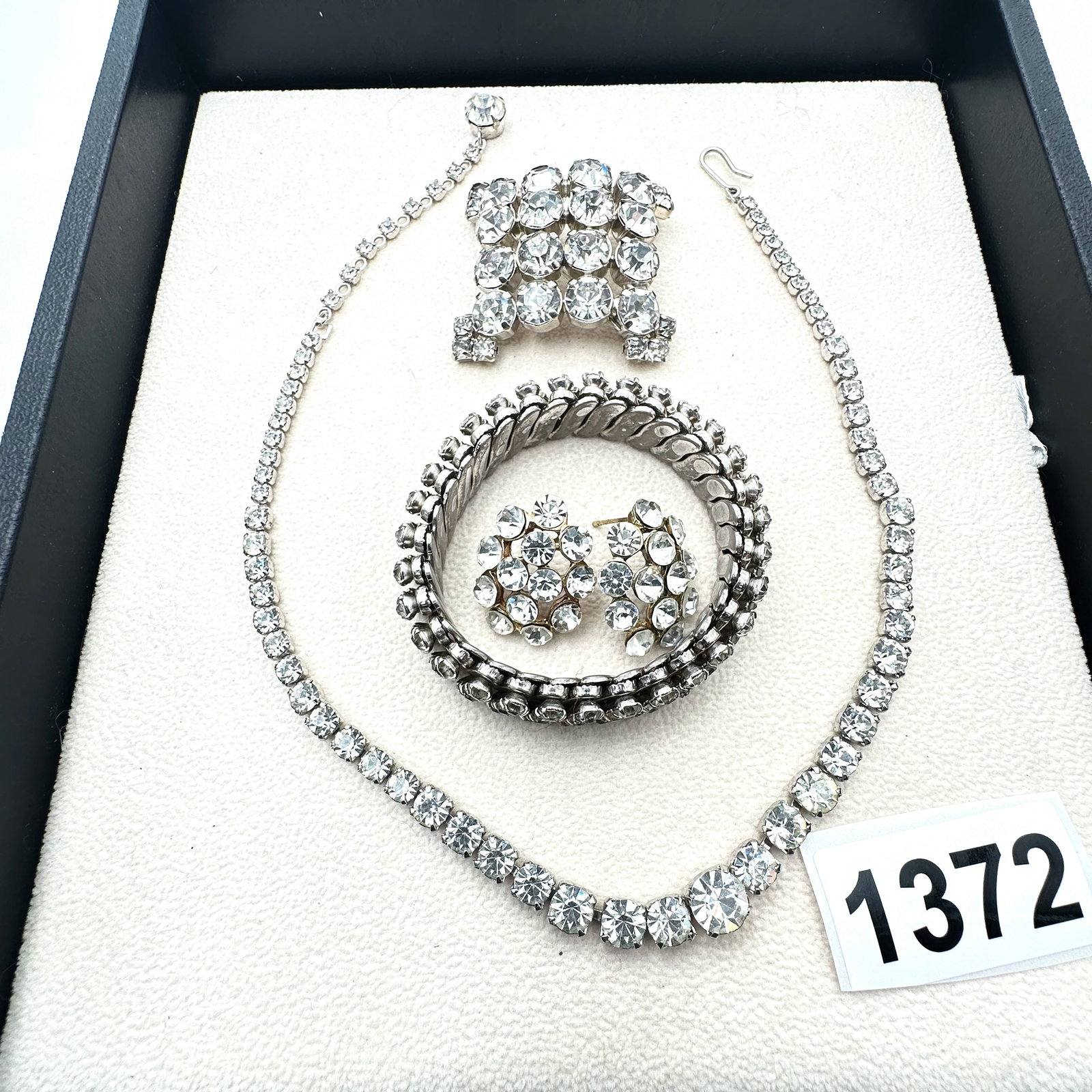 Vintage Jewelry Group Lot Clear Rhinestone Silver Tone Necklace Bracelet Brooch and Earrings: Vintage Jewelry Group Lot Clear Rhinestone Silver Tone Necklace Bracelet Brooch and Earrings