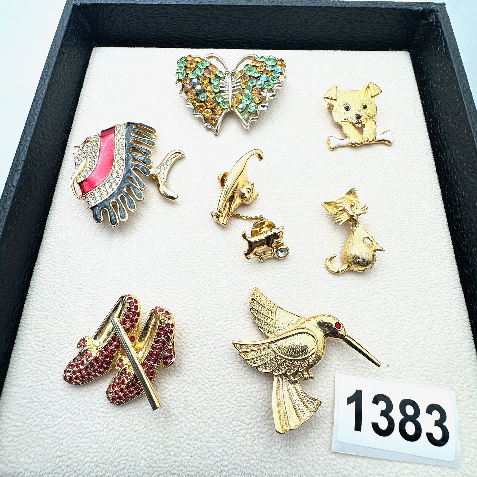 Vintage Jewelry Group Lot of Figural Animal Brooches Pins Butterfly Fish Dog Cat Bird (1 of 2)