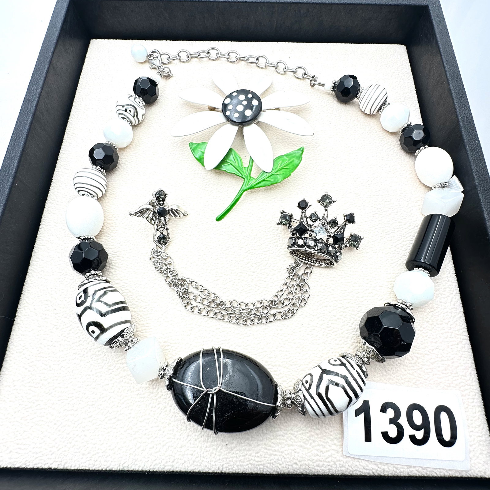 Vintage Jewelry Group Lot Retro Black White Enamel Flower Brooch Glass Necklace (1 of 2)