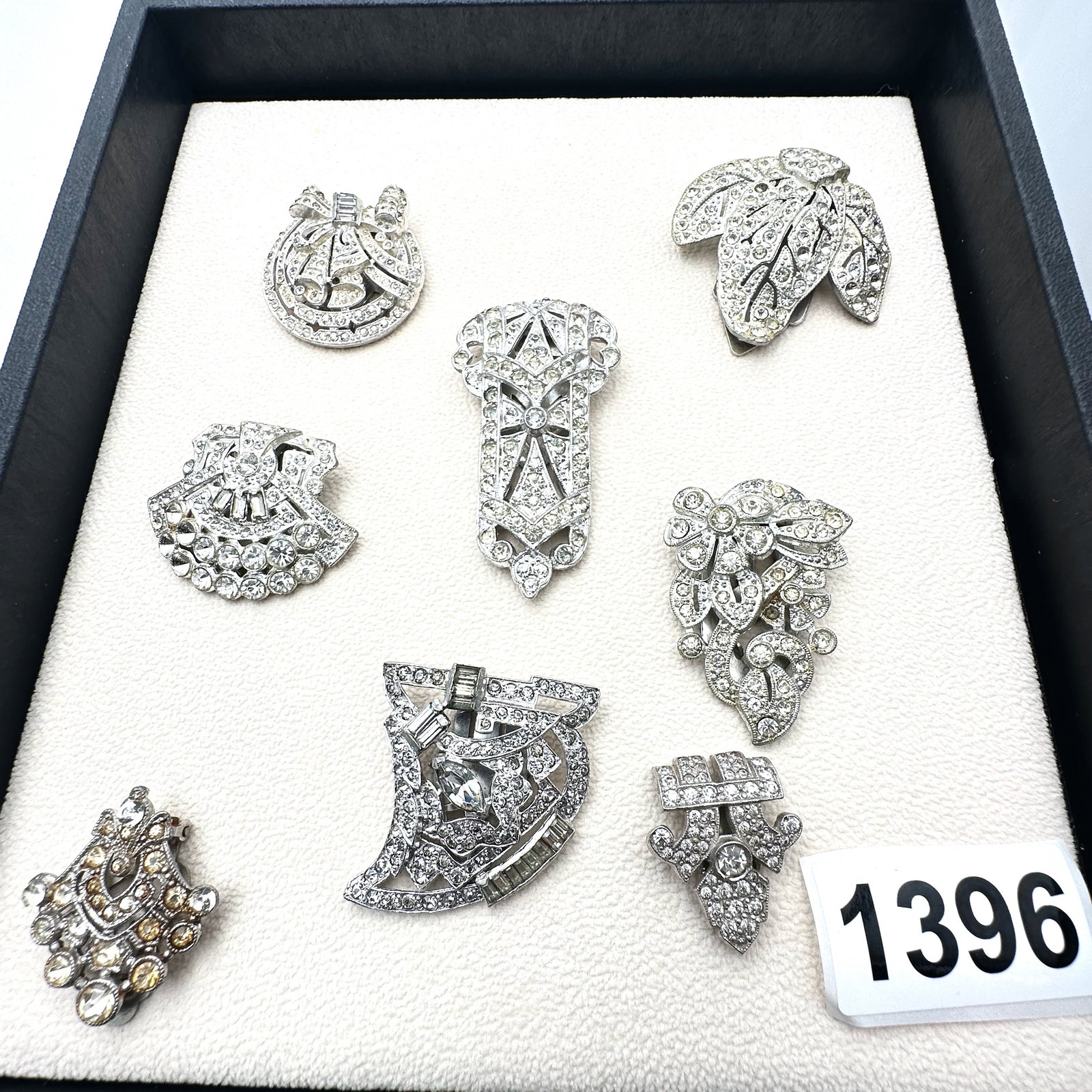 Vintage Jewelry Group Lot Silver Pot Metal Fur and Dress Clips (1 of 2)