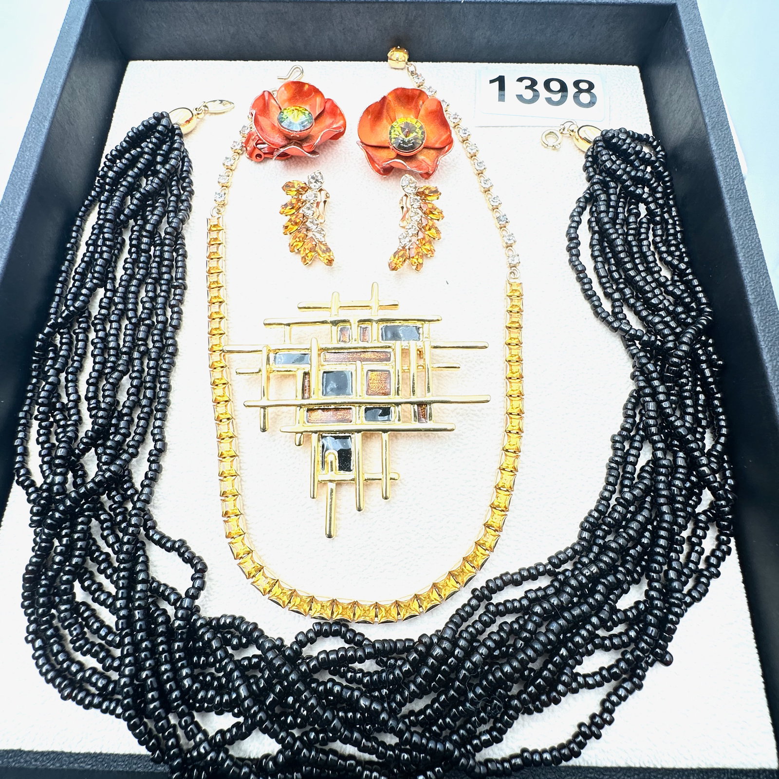 Vintage Jewelry Group Lot Retro Enamel Flower Earrings B David Earrings Amber Rhinestone Necklace: Vintage Jewelry Group Lot Retro Enamel Flower Earrings B David Earrings Amber Rhinestone Necklace and More