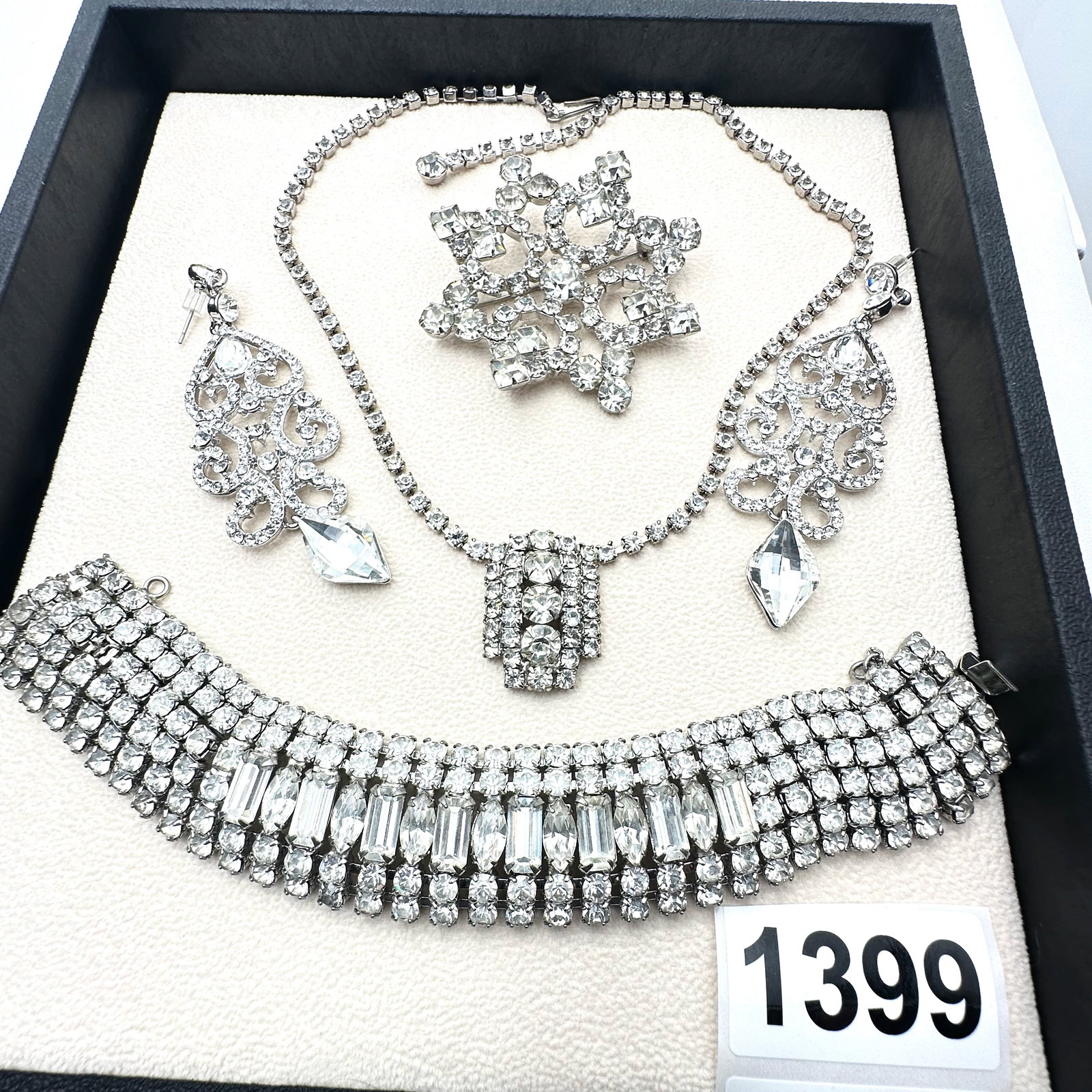 Vintage Jewelry Group Lot Clear Glass Rhinestone Bracelet Necklace Earrings and Brooch Pin (1 of 2)