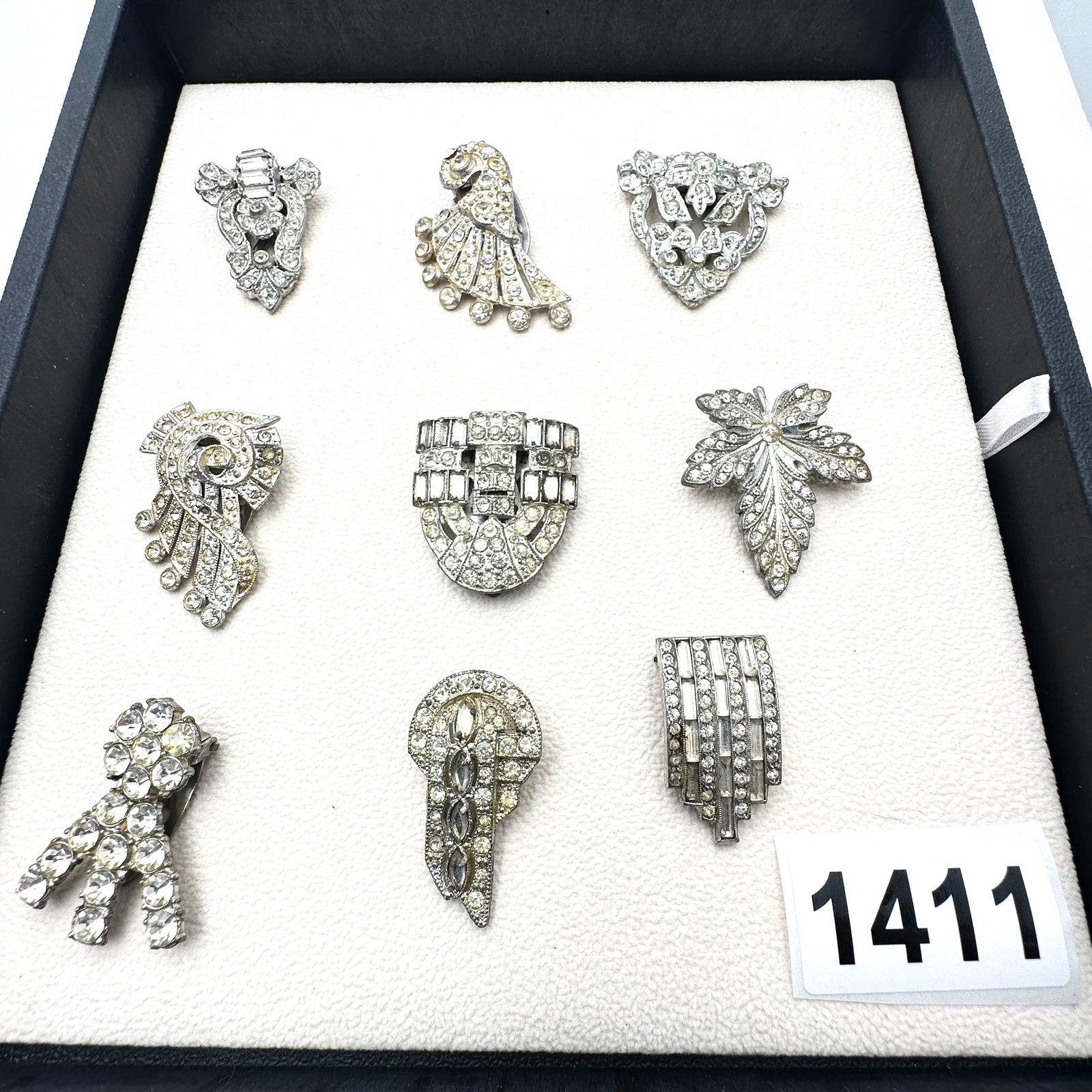 Vintage Jewelry Group Lot Silver Pot Metal Fur and Dress Clips (1 of 2)