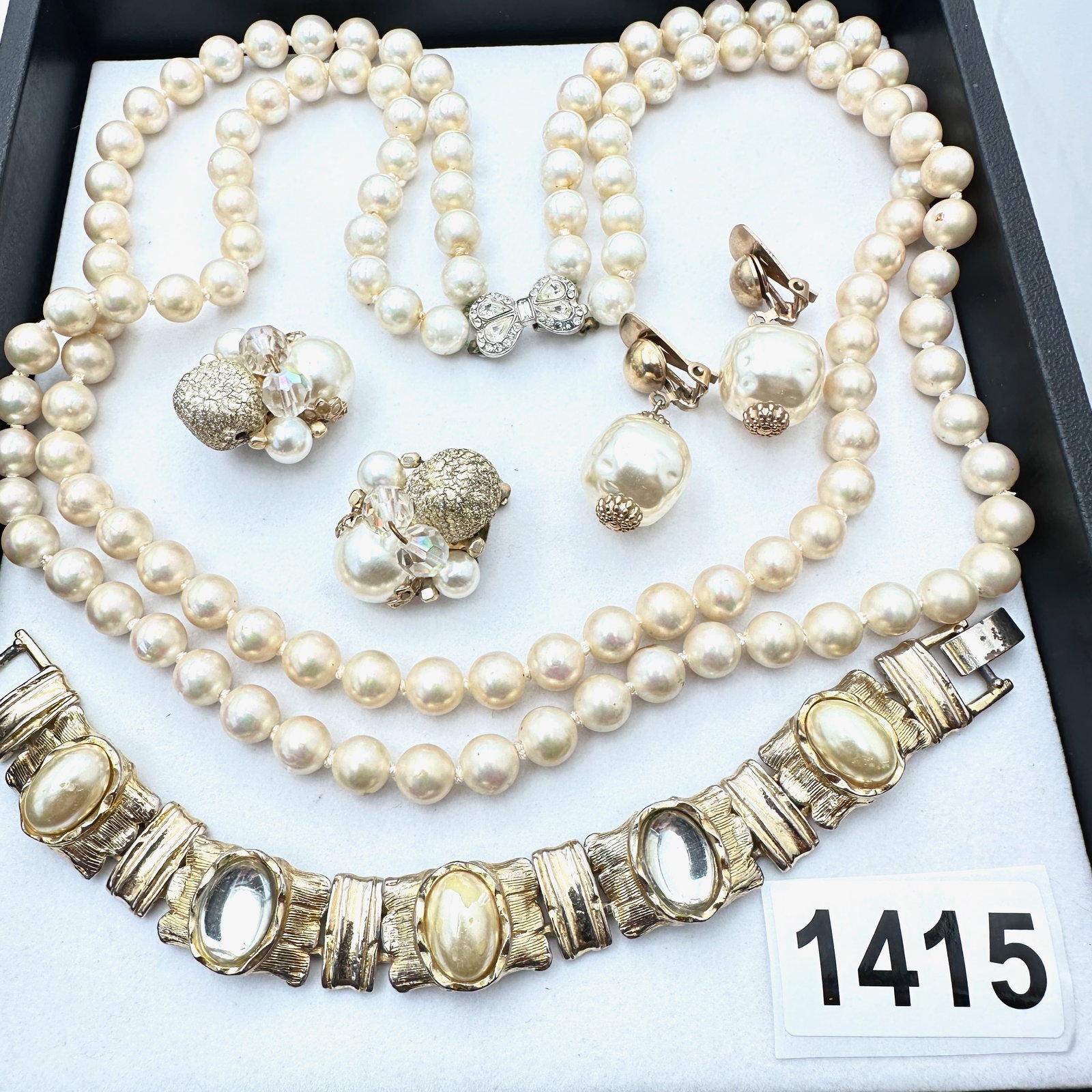 Vintage Jewelry Group Lot Faux Pearl Necklace Bow Clasp Coordinating Earrings Crystal Bracelet: Vintage Jewelry Group Lot Faux Pearl Necklace Bow Clasp Coordinating Earrings Crystal Bracelet