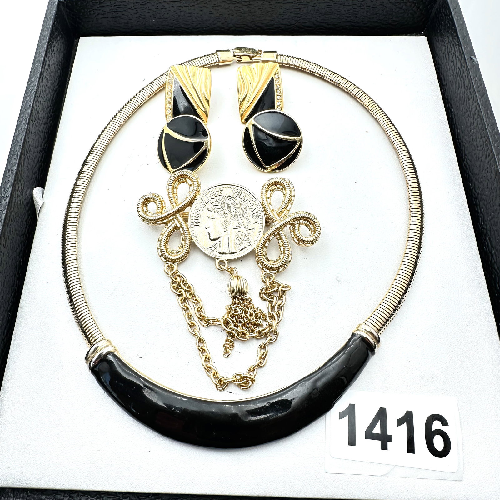 Vintage Jewelry Group Lot 1980s Era Black Enamel Gold Tone Necklace Brooch Earrings (1 of 2)