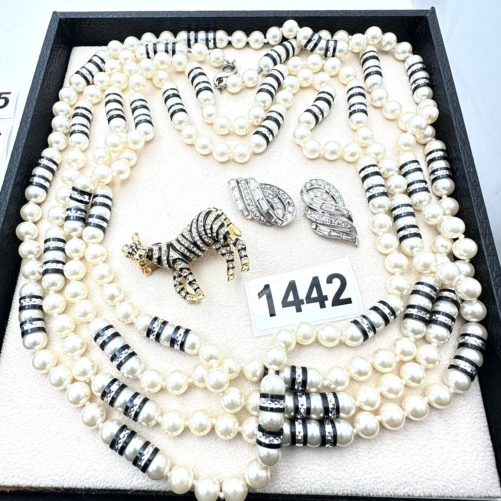 Vintage Jewelry Group Lot Antique Art Deco Rhinestone Rondelle Glass Faux Pearl Necklace Zebra Pin (1 of 2)