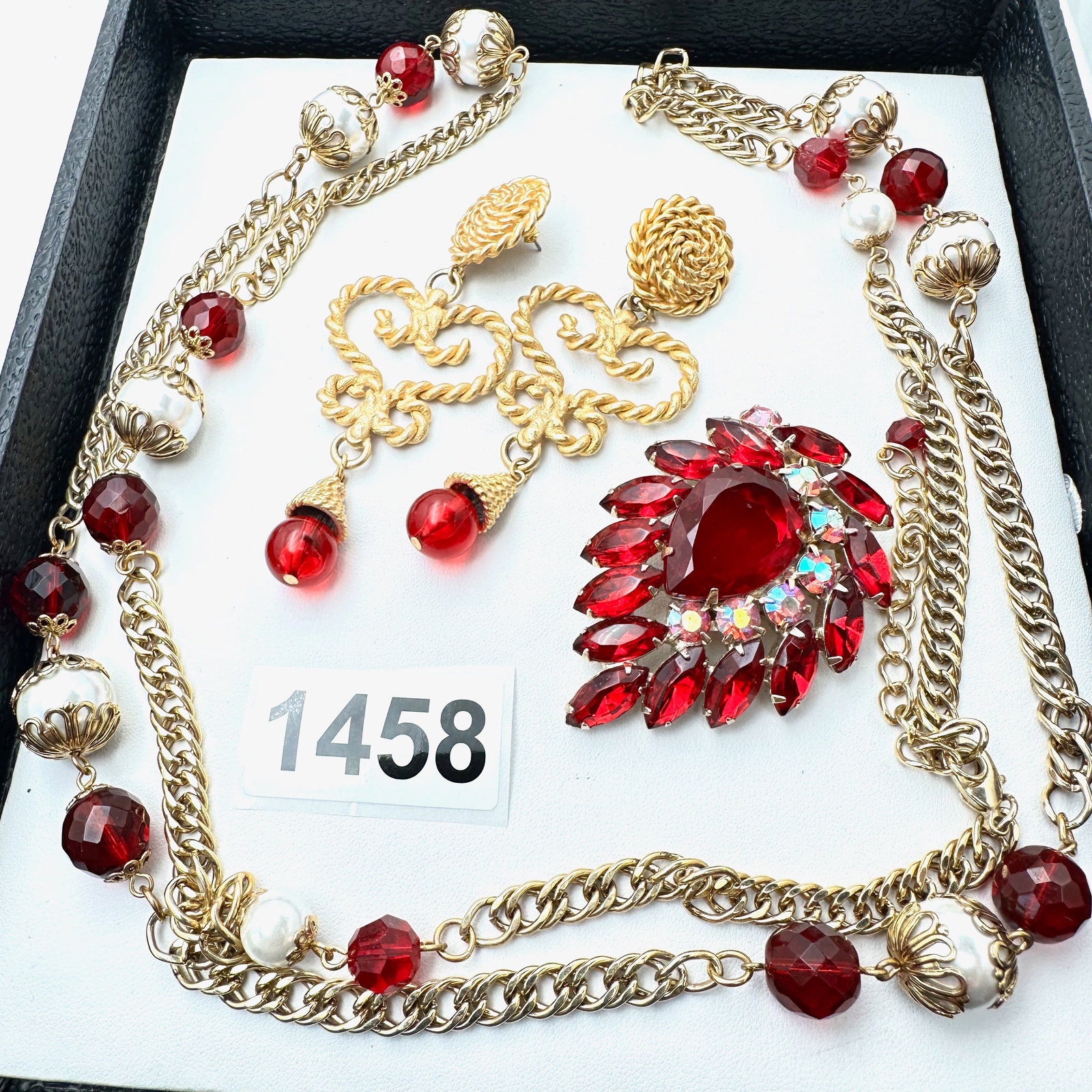 Vintage Jewelry Group Lot Red Rhinestone Brooch Matte Gold Tone Chandelier Earrings Red Crystal (1 of 2)