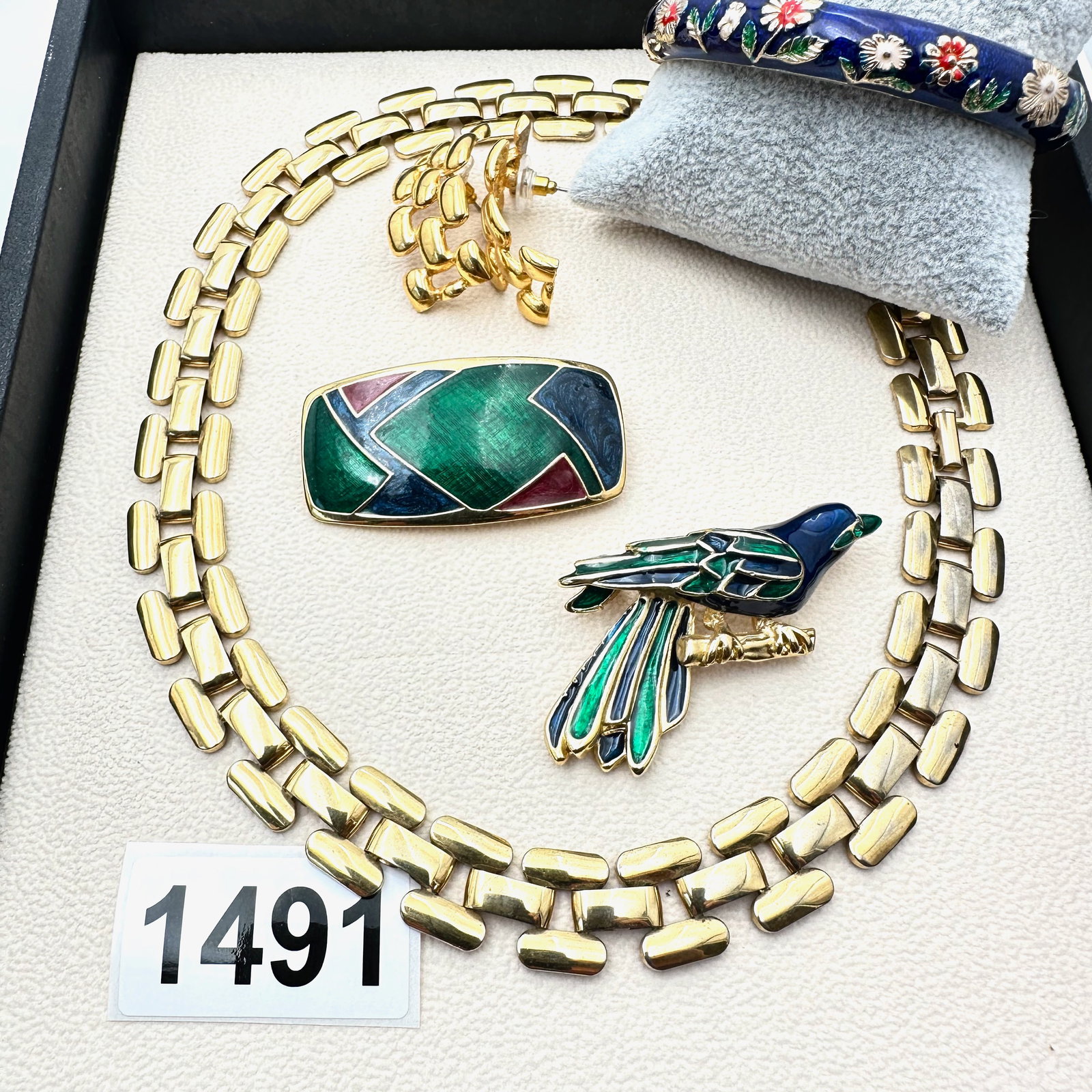 Vintage Jewelry Group Lot Gold Tone Necklace Earrings Enamel Bangle Bird Brooch Multicolor Pin (1 of 2)