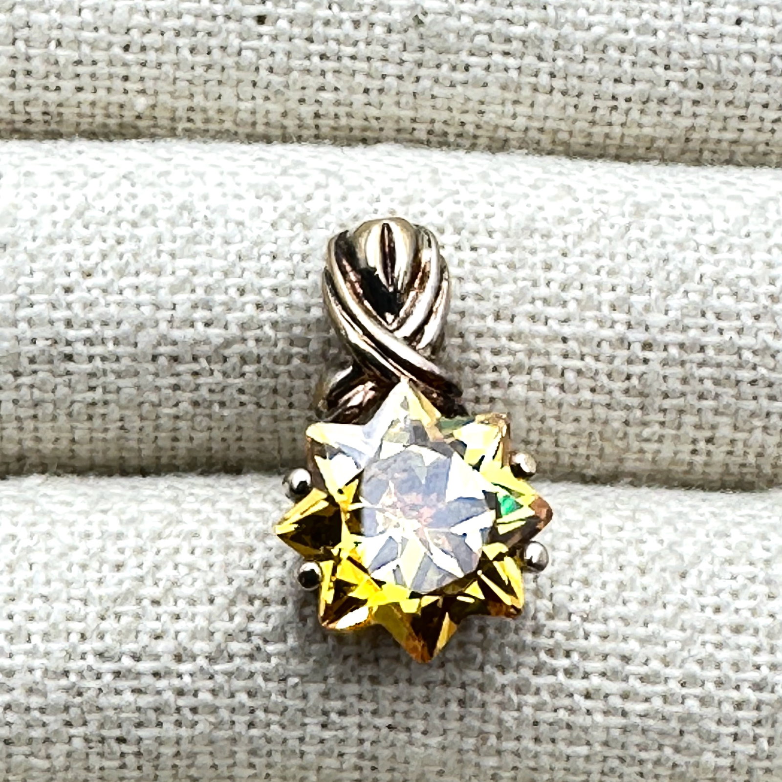Yellow Star Shaped Stone Gold Plated Sterling Silver Pendant for Necklace 3/4 Inch: Yellow Star Shaped Stone Gold Plated Sterling Silver Pendant for Necklace 3/4 Inch