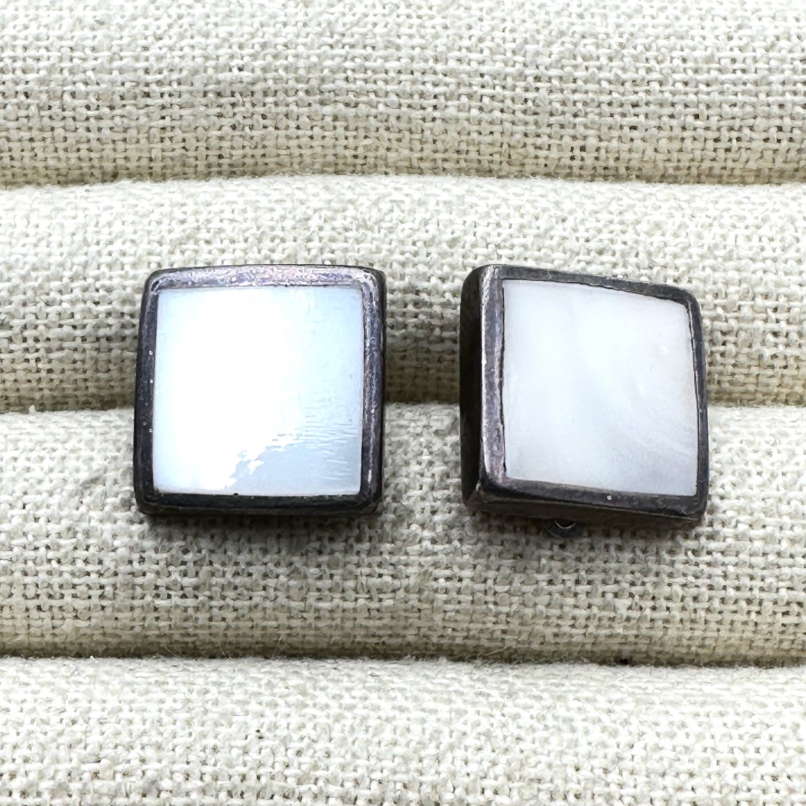 ATI Mexico Sterling Silver Mother of Pearl Clip Earrings 3/4 Inch (1 of 2)