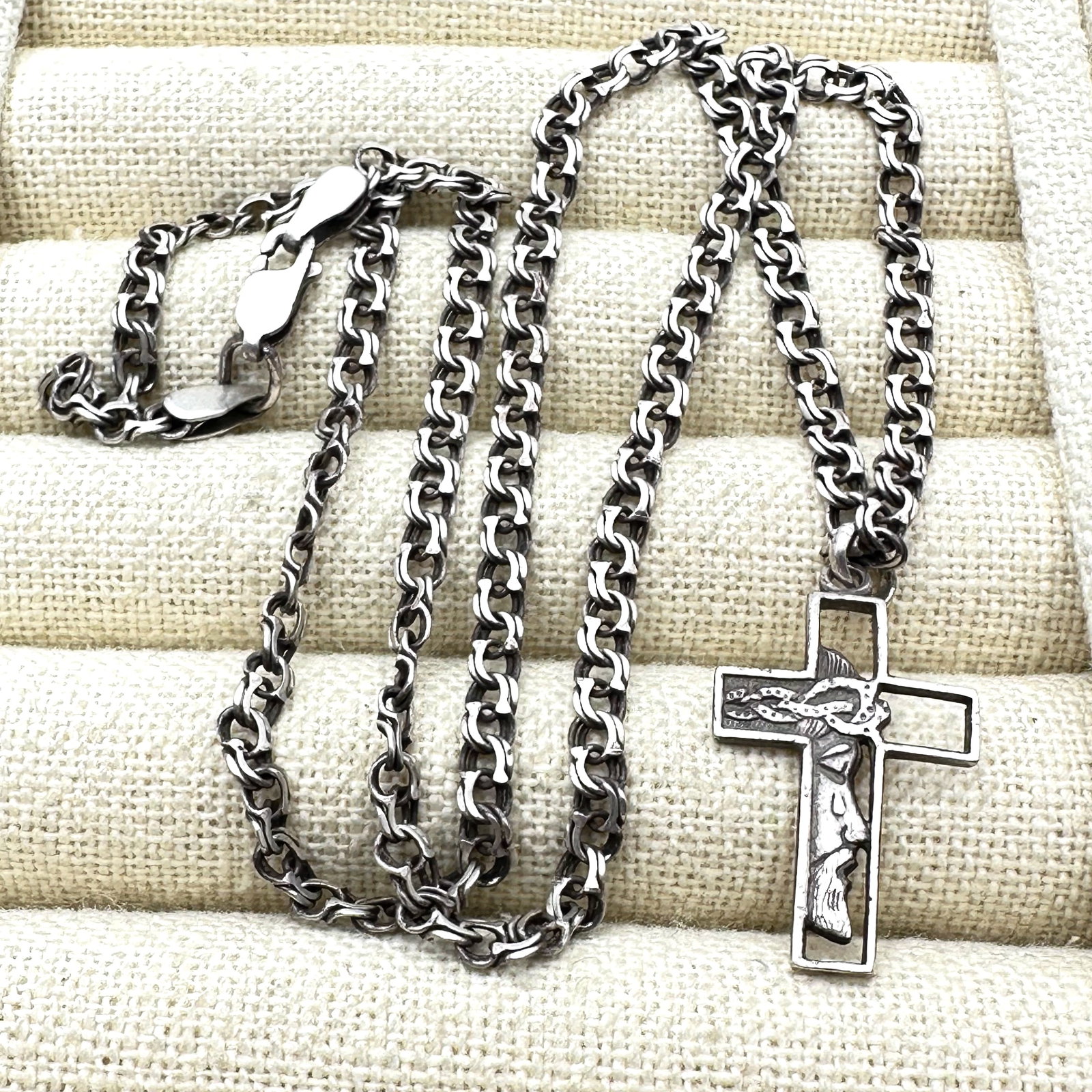 Vintage Sterling Silver Cross Pendant Necklace Heavy Chain 20 Inch Length 12 Grams (1 of 2)