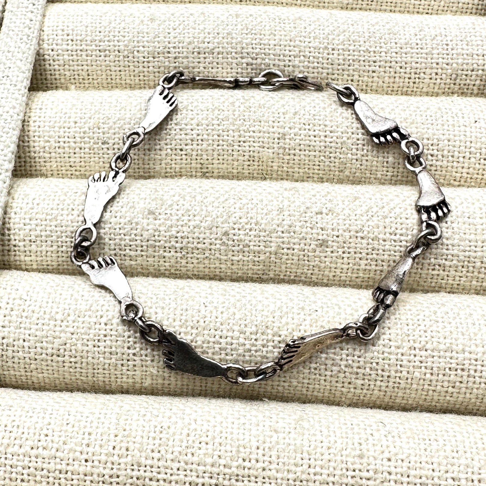 Sterling Silver Feet Design Bracelet 7 Inch Length (1 of 2)
