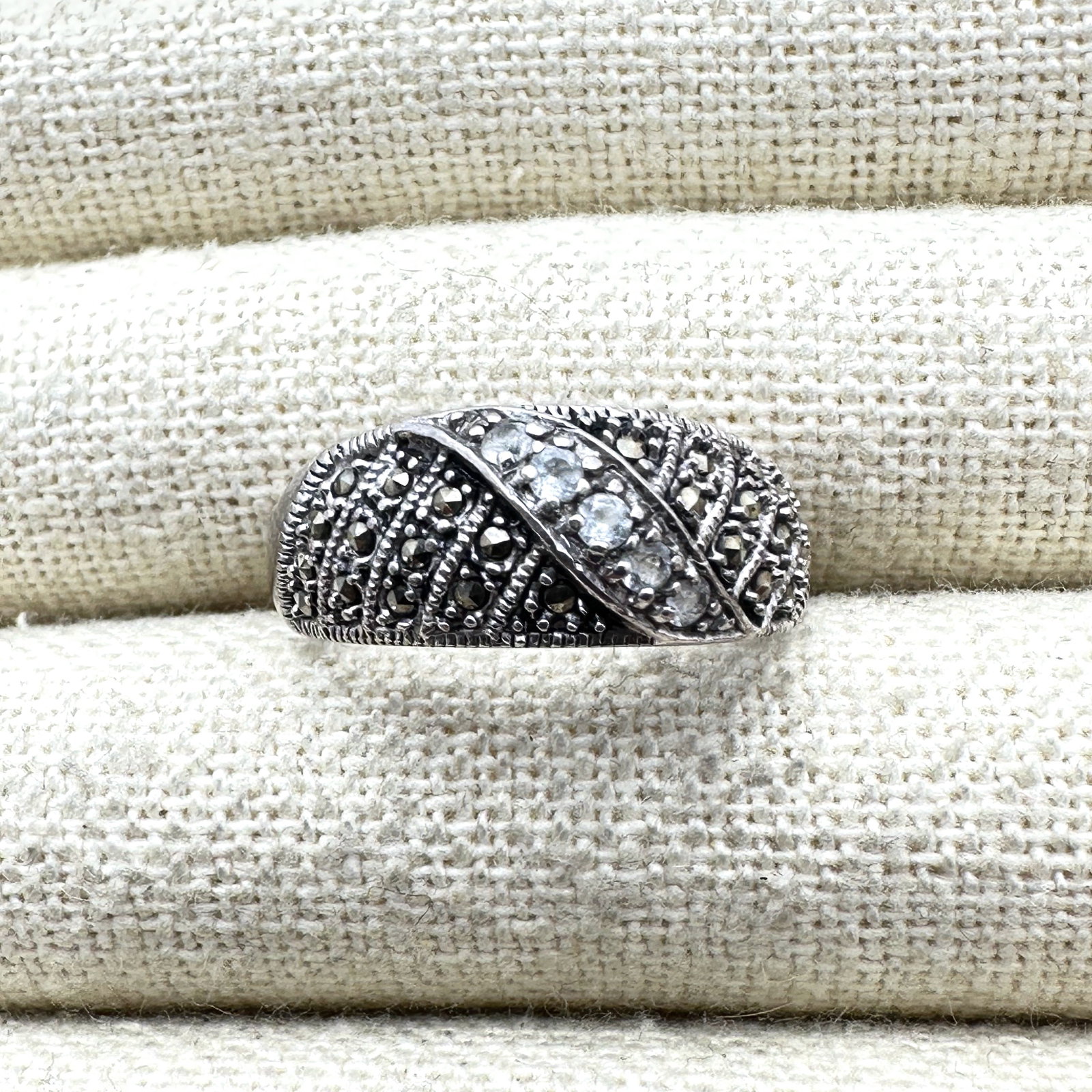 White Topaz And Marcasite Sterling Silver Ring Size 8 (1 of 2)