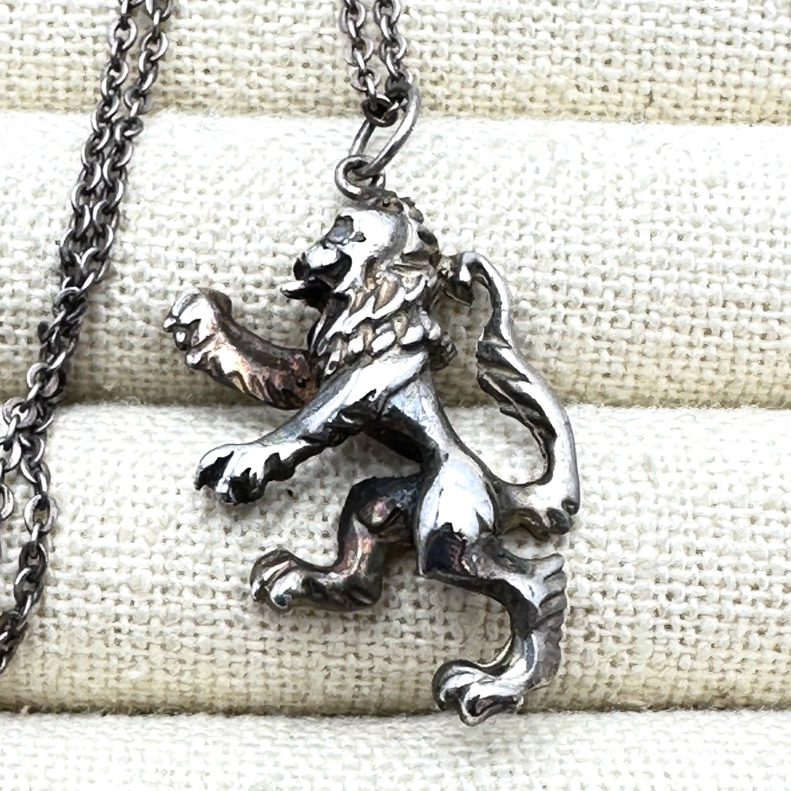 Vintage Lion 1.5 Inch Pendant Necklace Sterling Silver 20 Inch Chain (1 of 2)