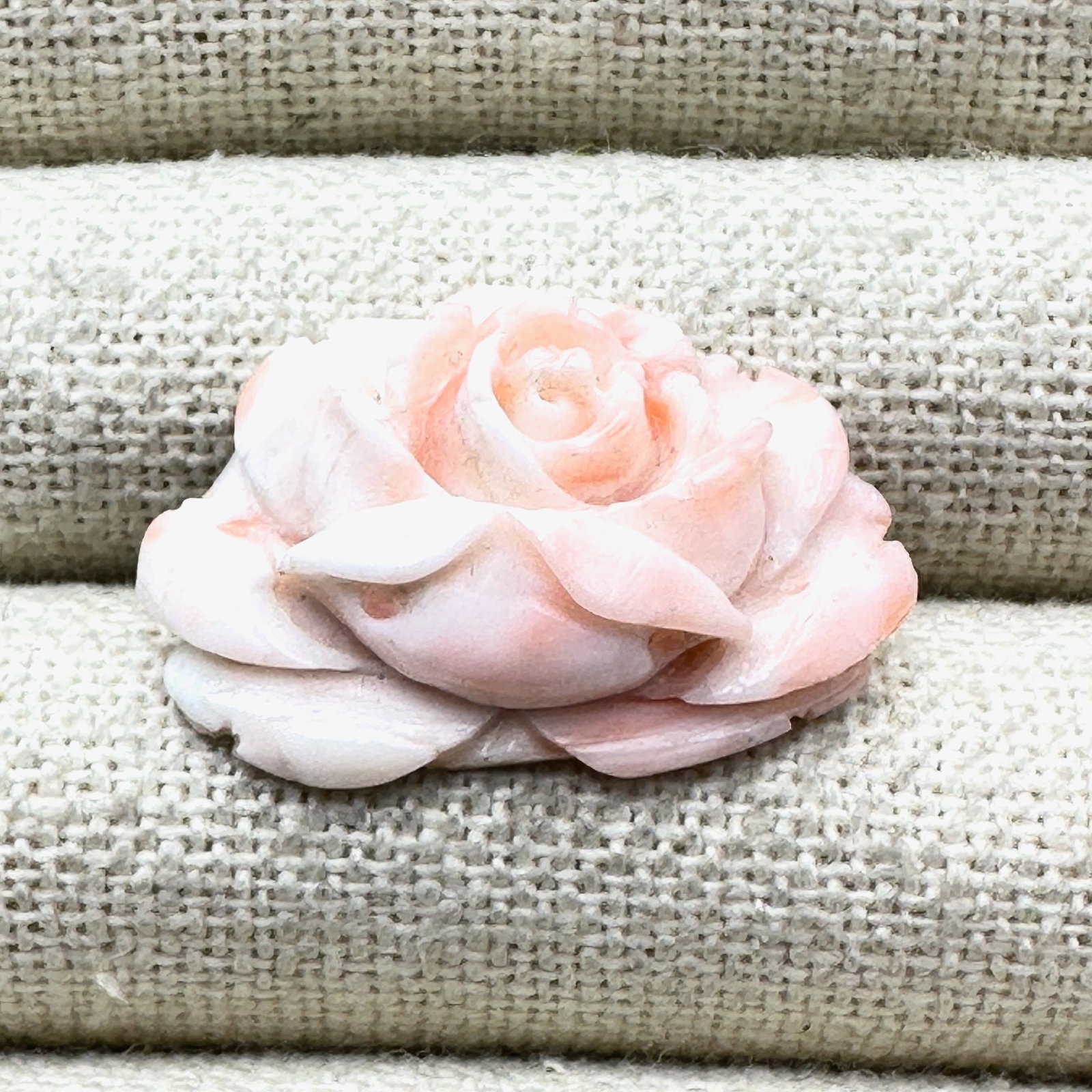 Vintage Carved Angel Skin Coral Carved Rose Brooch Pin 1.25 Inch: Vintage Carved Angel Skin Coral Carved Rose Brooch Pin 1.25 Inch