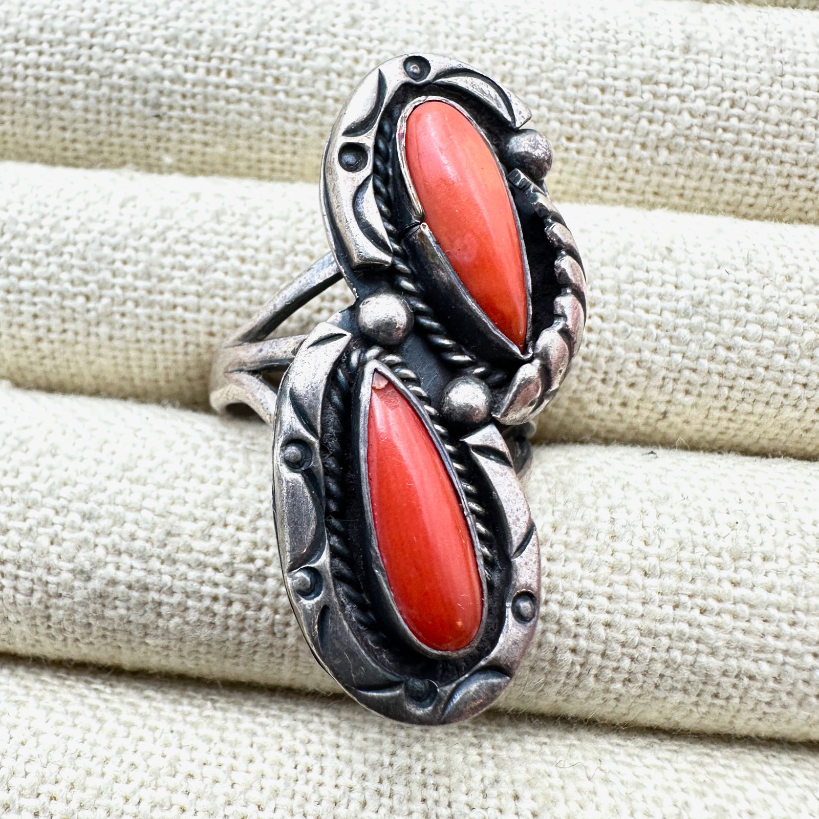 Vintage Native American Coral and Sterling Silver Ring Size 9 Weight 13 Grams Large Statement Ring (1 of 2)
