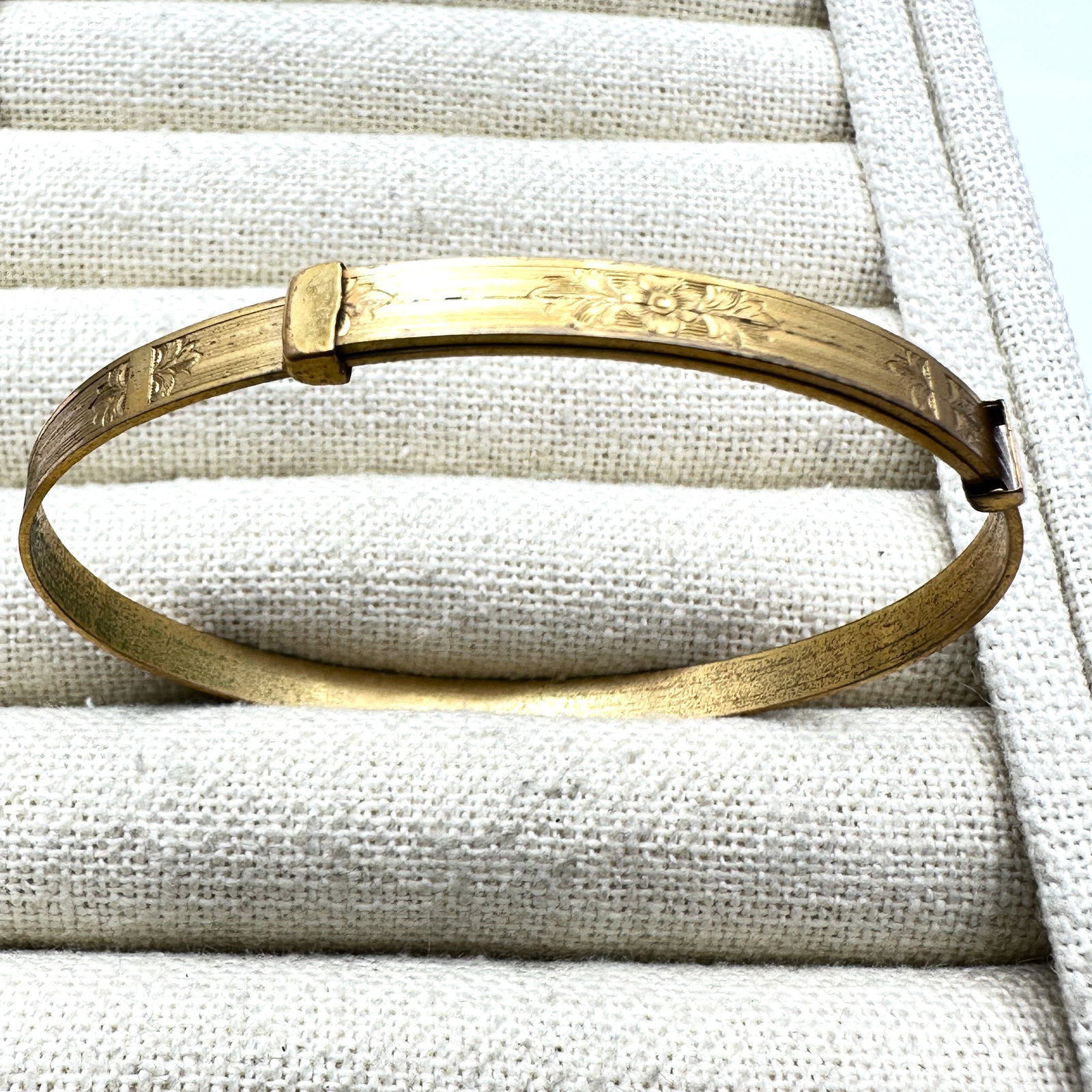 Vintage Gold Filled Bangle Bracelet Delicate Design (1 of 2)