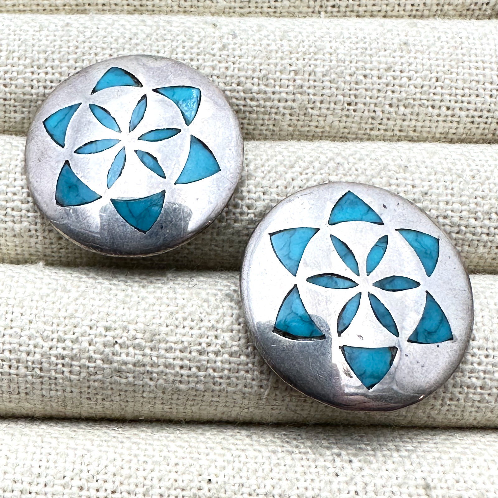 Vintage Mexico Inlay Turquoise Sterling Silver Clip Earrings 1.25 Inch: Vintage Mexico Inlay Turquoise Sterling Silver Clip Earrings 1.25 Inch