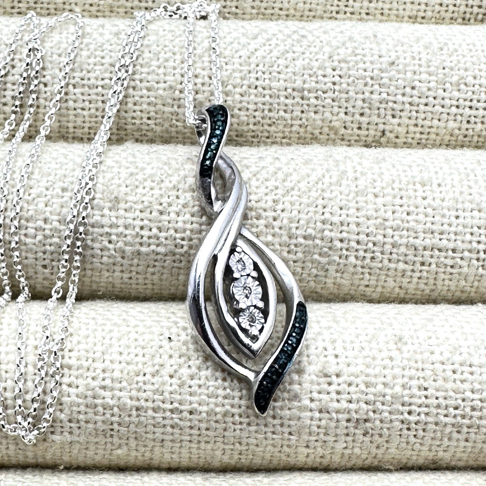 Black and White Diamond Sterling Silver Pendant Necklace 16 Inch Chain (1 of 2)