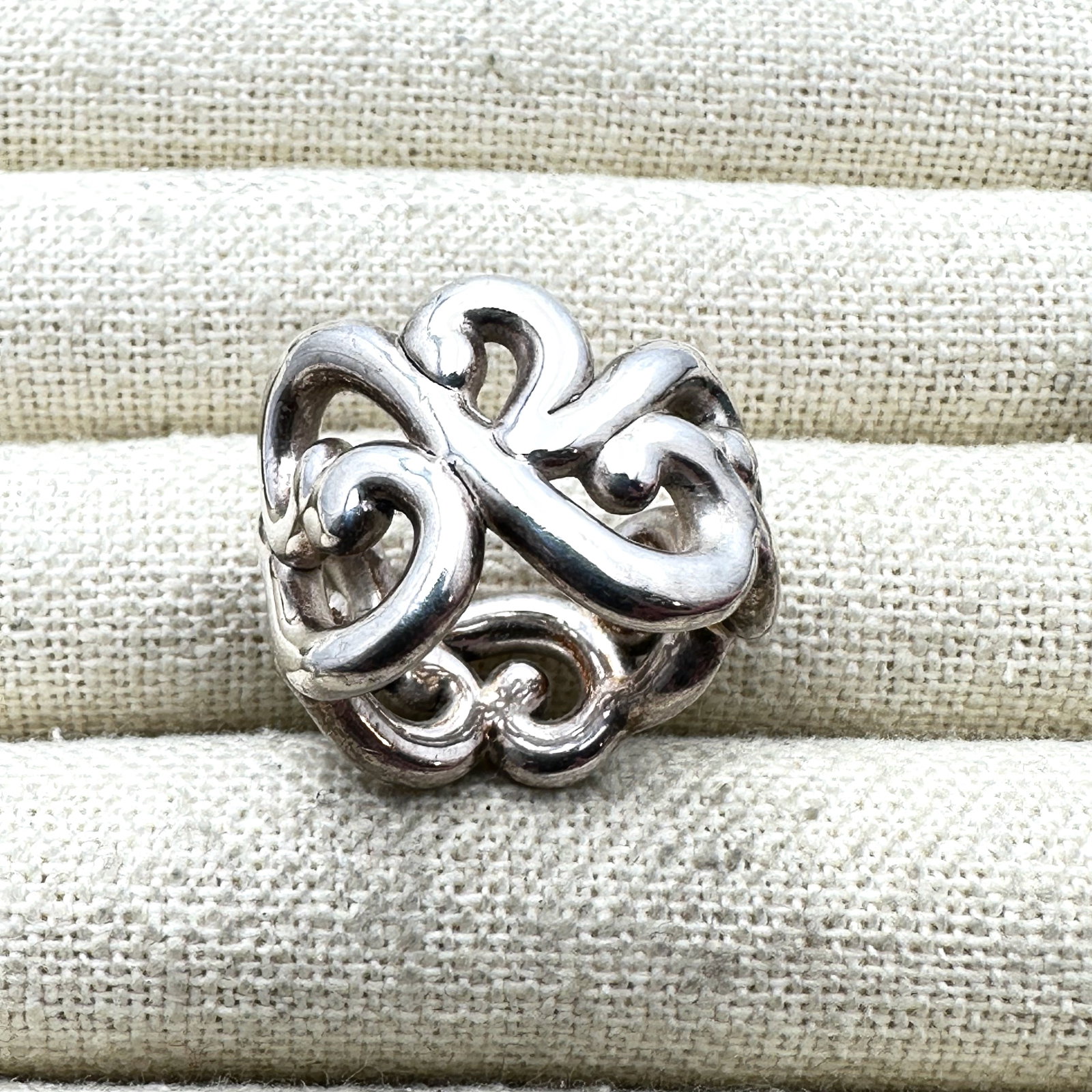 Sterling Silver Wide Band Puffy Filigree Design Size 7 (1 of 2)