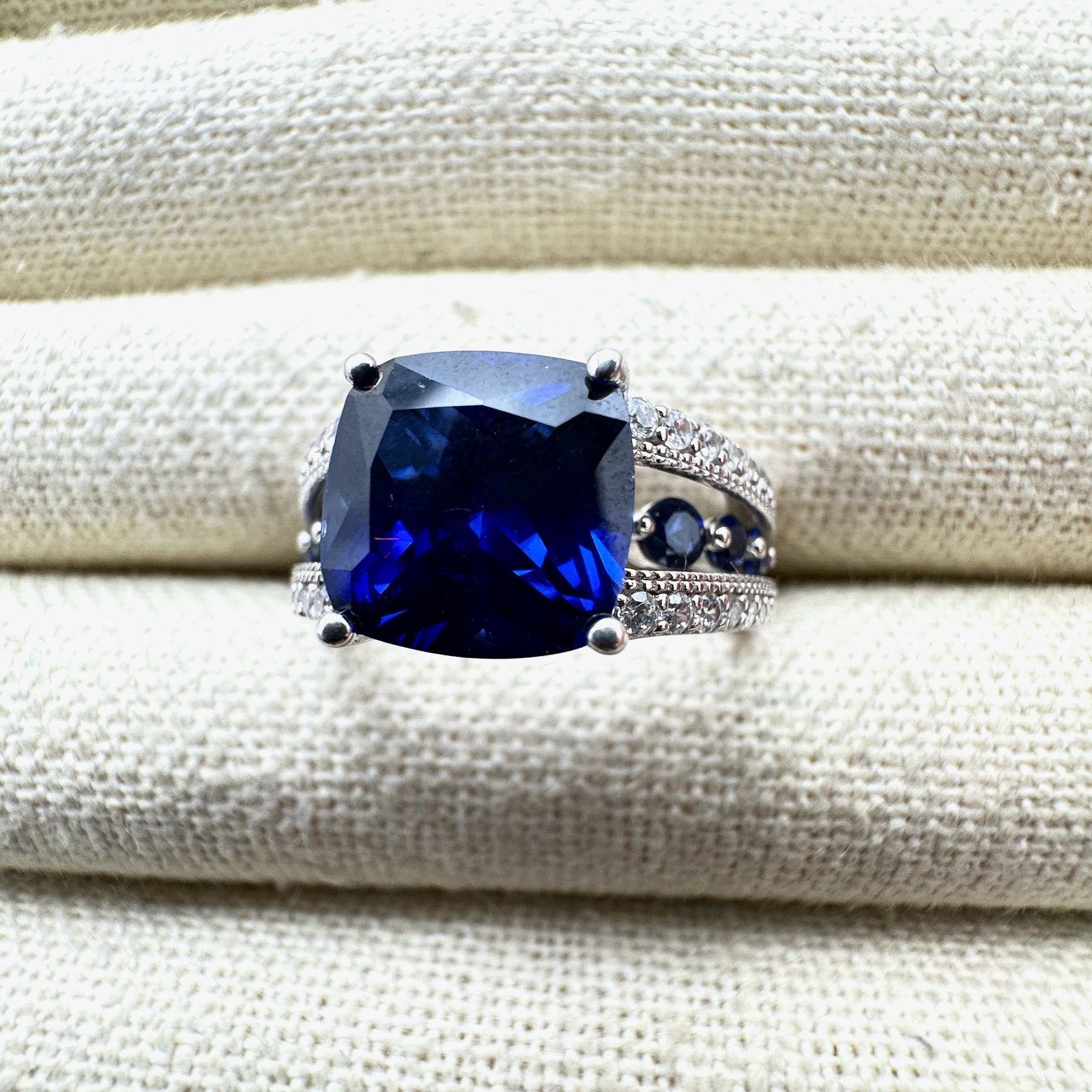 Blue Sapphire Sterling Silver Statement Ring Size 10 (1 of 2)