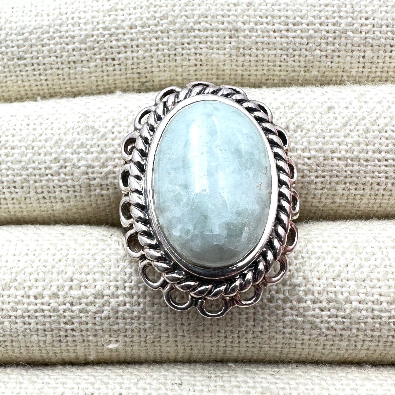 Green Jade Sterling Silver Ring Size 8 Weight 14 Grams (1 of 2)