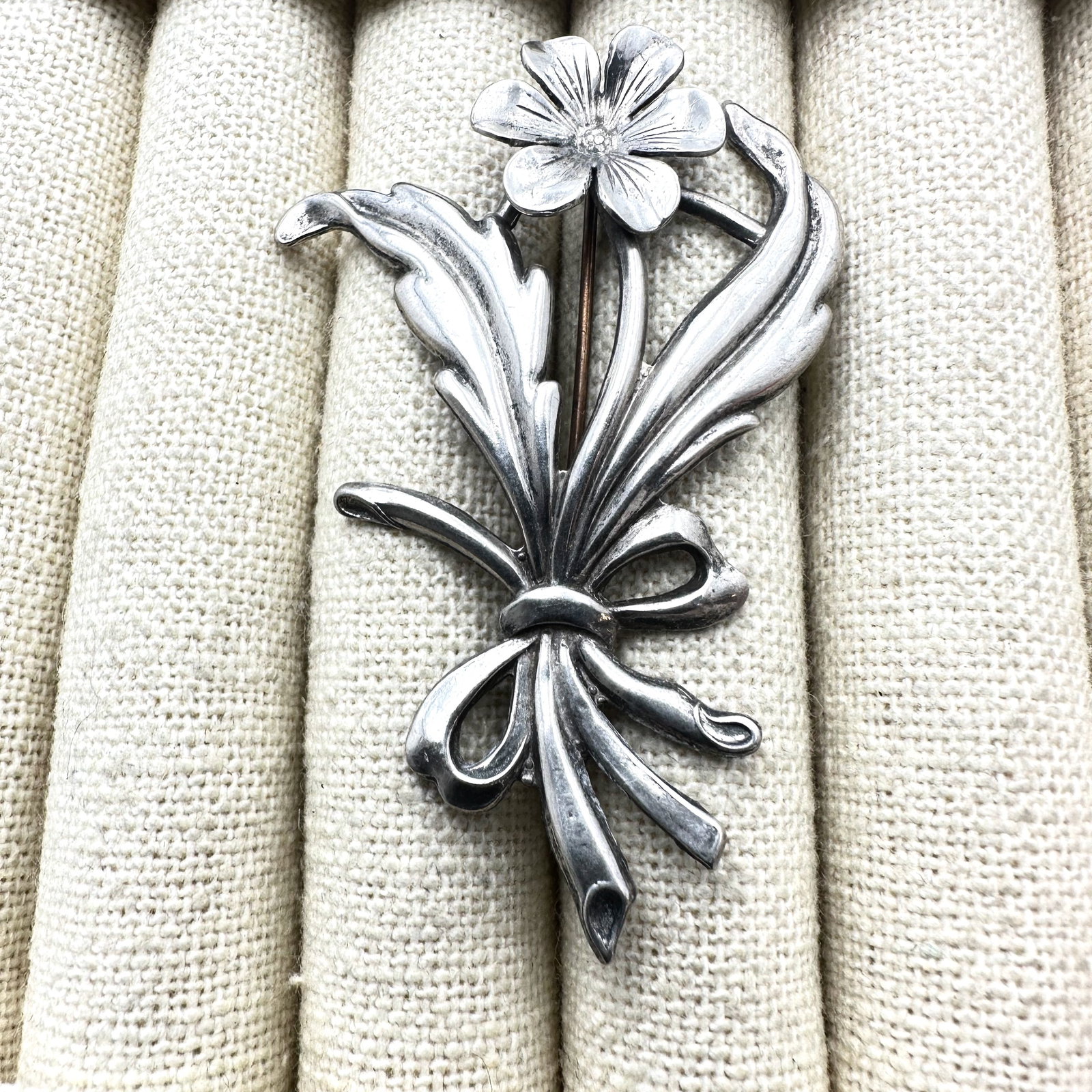 Vintage Sterling Silver Flower Brooch Pin 2.5 Inch (1 of 2)