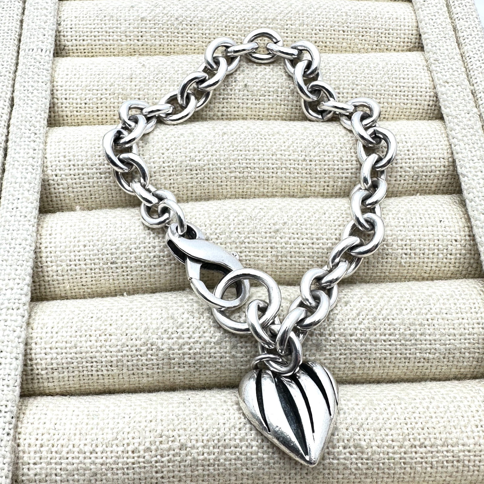 Sterling Silver Heart Pendant Charm Bracelet 7 Inch Weight 31 Grams (1 of 2)