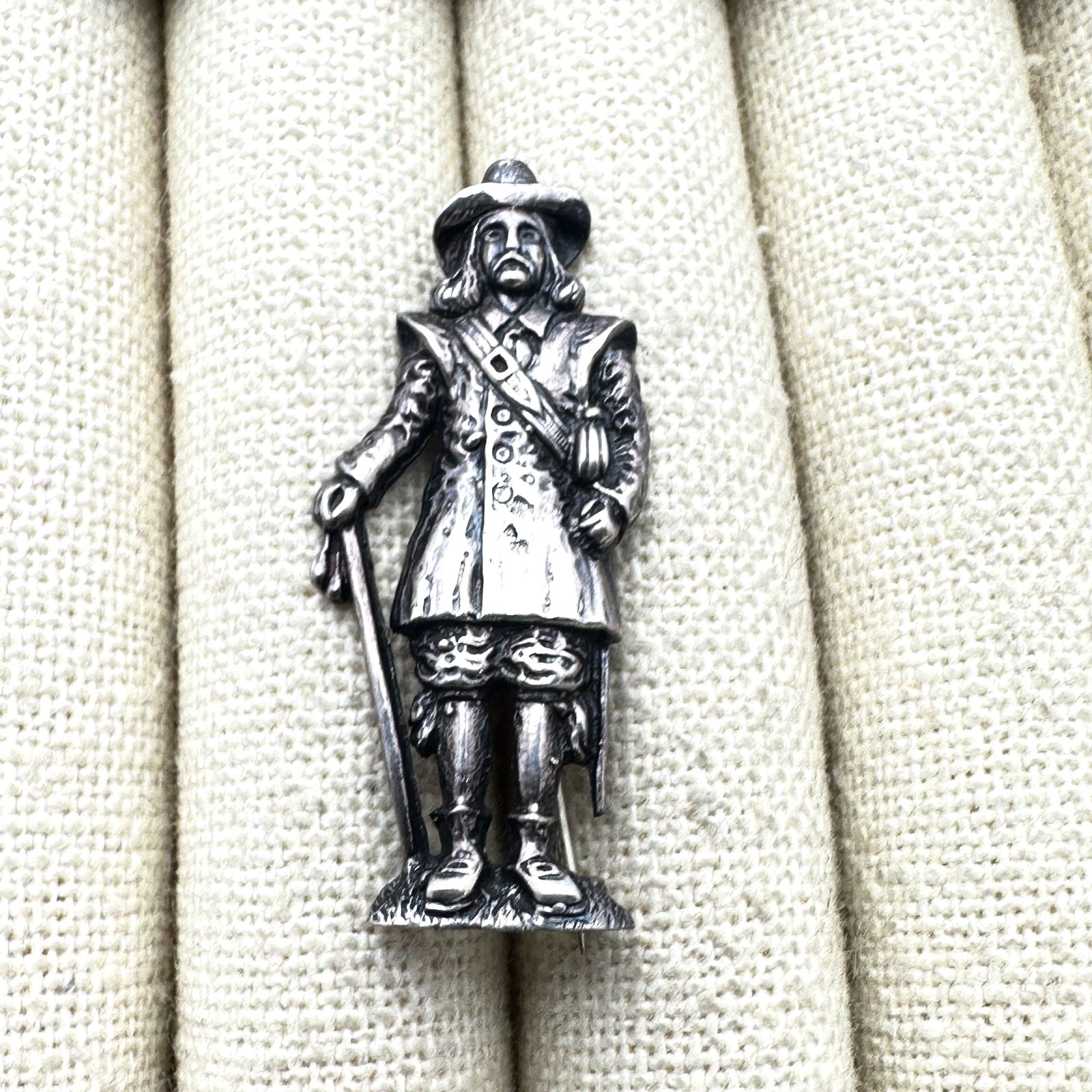 Vintage Sterling Silver Brooch Pin 1.5 Inch Length (1 of 2)