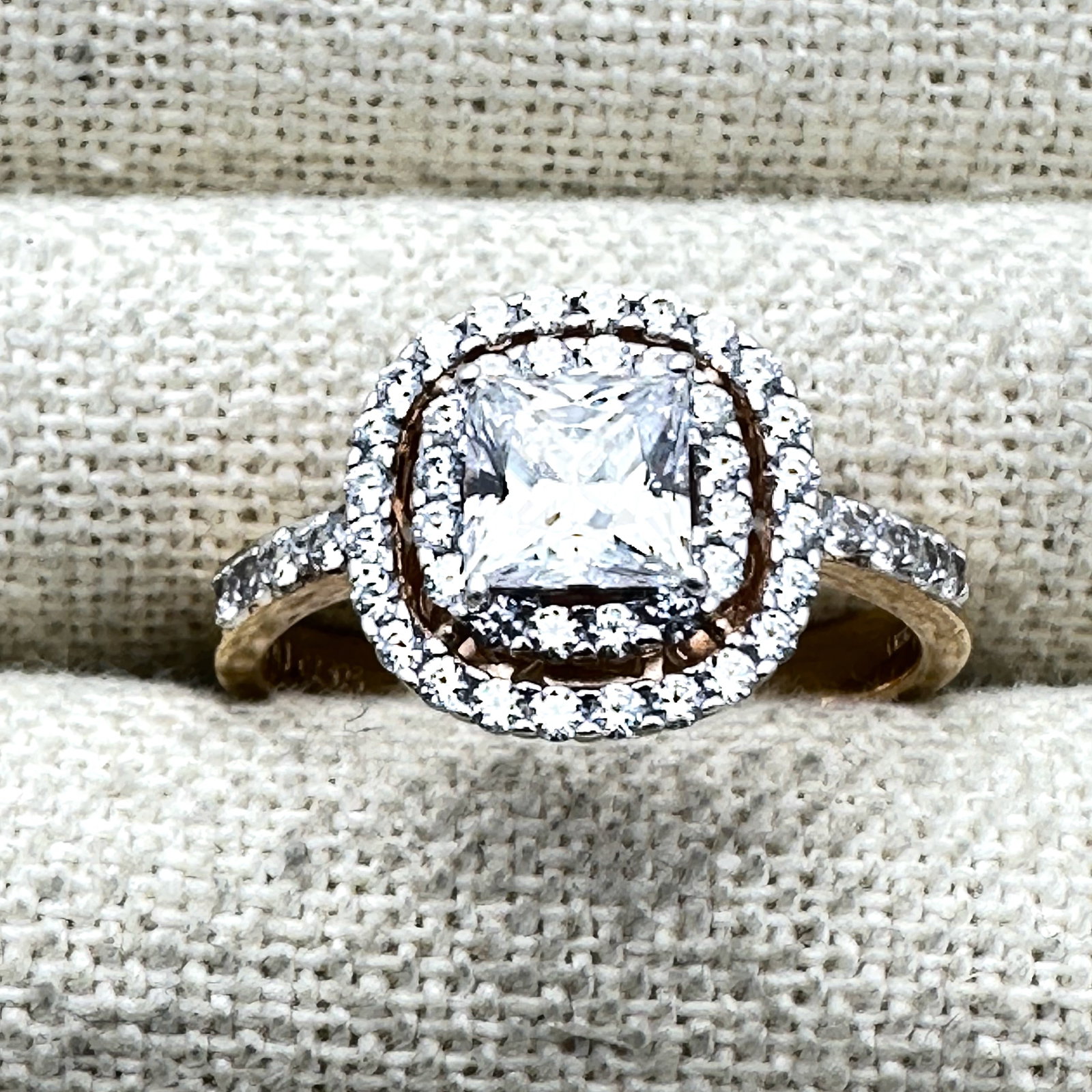 CZ Cluster Ring Gold Plated Sterling Silver Size 11 Pristine Condition: CZ Cluster Ring Gold Plated Sterling Silver Size 11 Pristine Condition