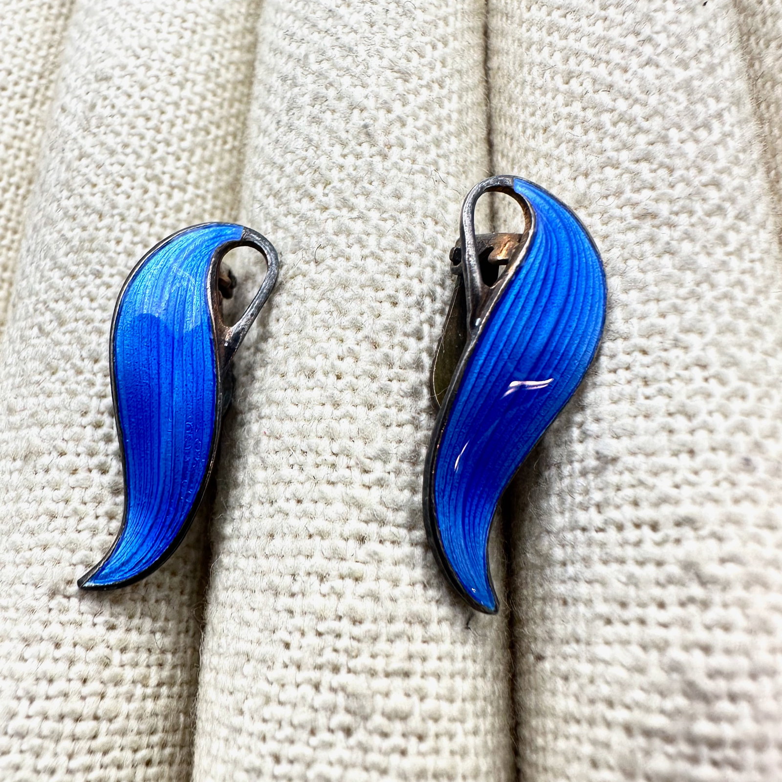 Vintage Blue Enamel Denmark Sterling Silver Clip Earrings Hallmarked 925 S (1 of 2)