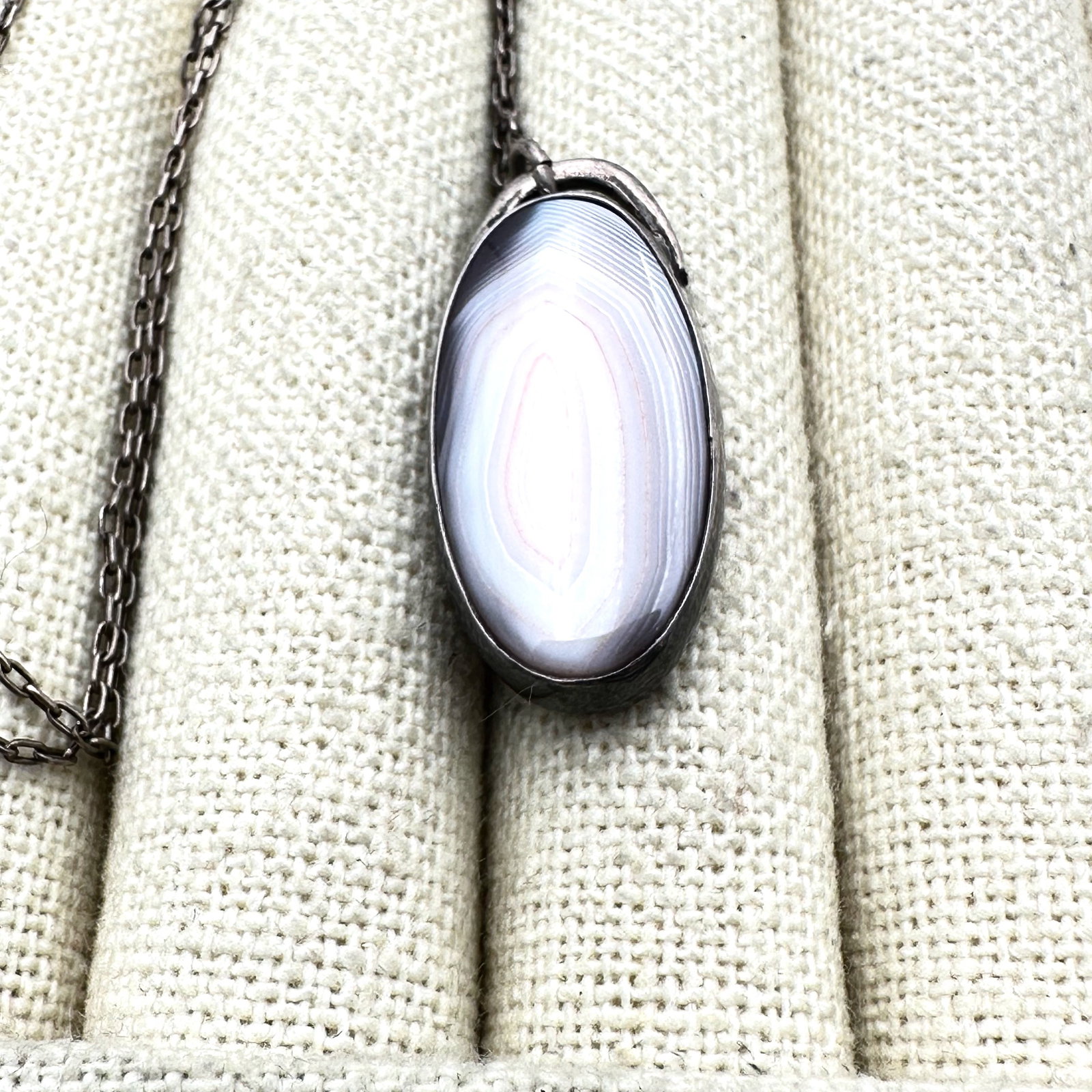 Vintage Light Pink Agate? Sterling Silver 1 Inch Pendant Necklace 16 Inch Chain (1 of 2)