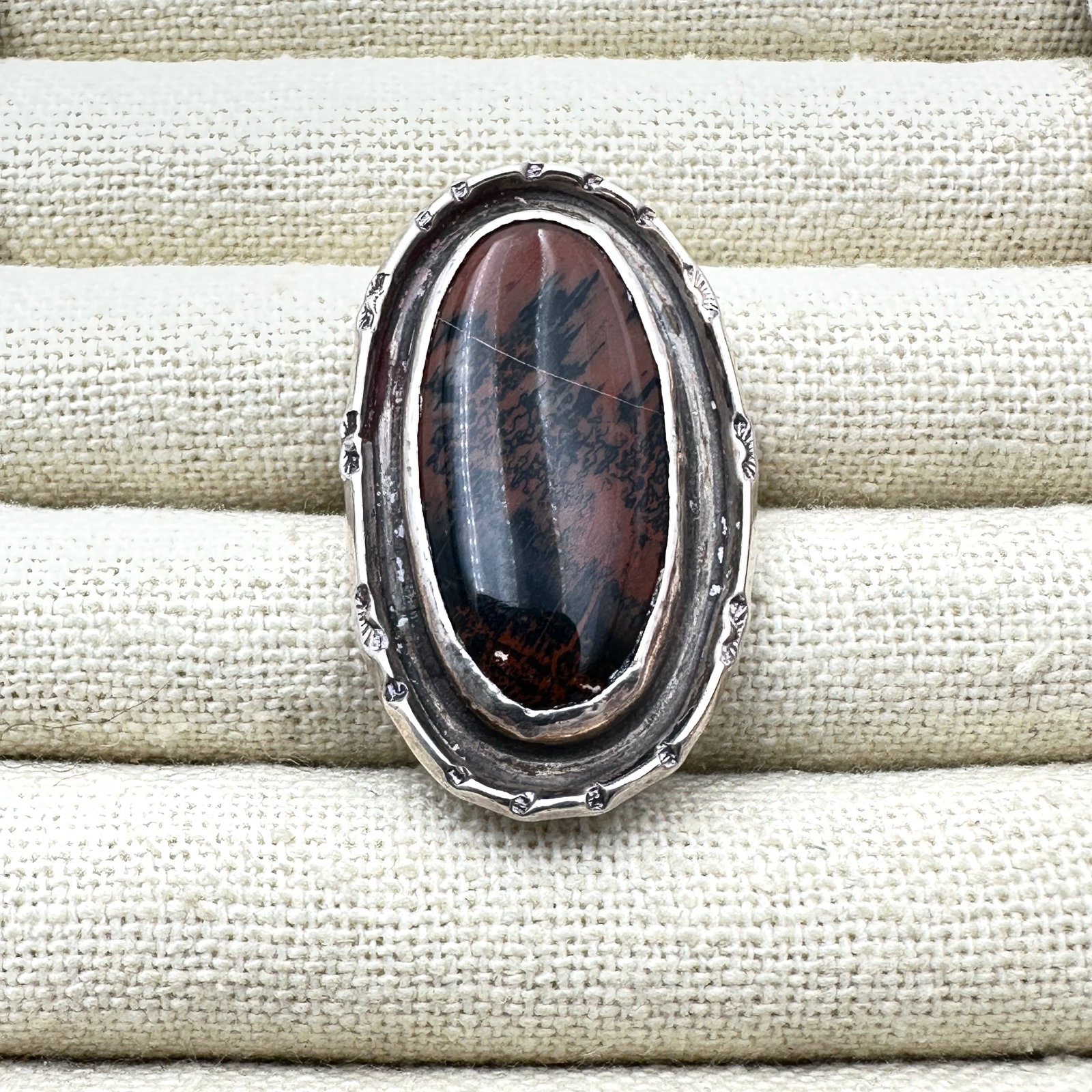 Vintage American Southwest Red Black Gemstone Sterling Silver ring Size 8 Weight 14 Grams Line: Vintage American Southwest Red Black Gemstone Sterling Silver ring Size 8 Weight 14 Grams Line Through Stone, Stone is Stable