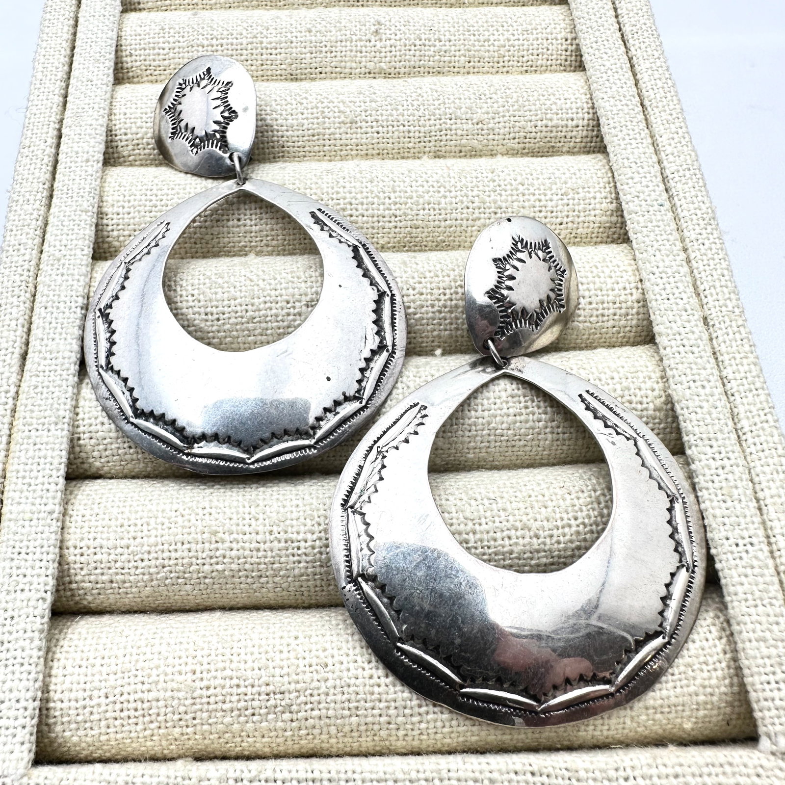 Vintage Native American Sterling Silver Clip Earrings 2.5 Inch Length Weight 22 Grams (1 of 2)