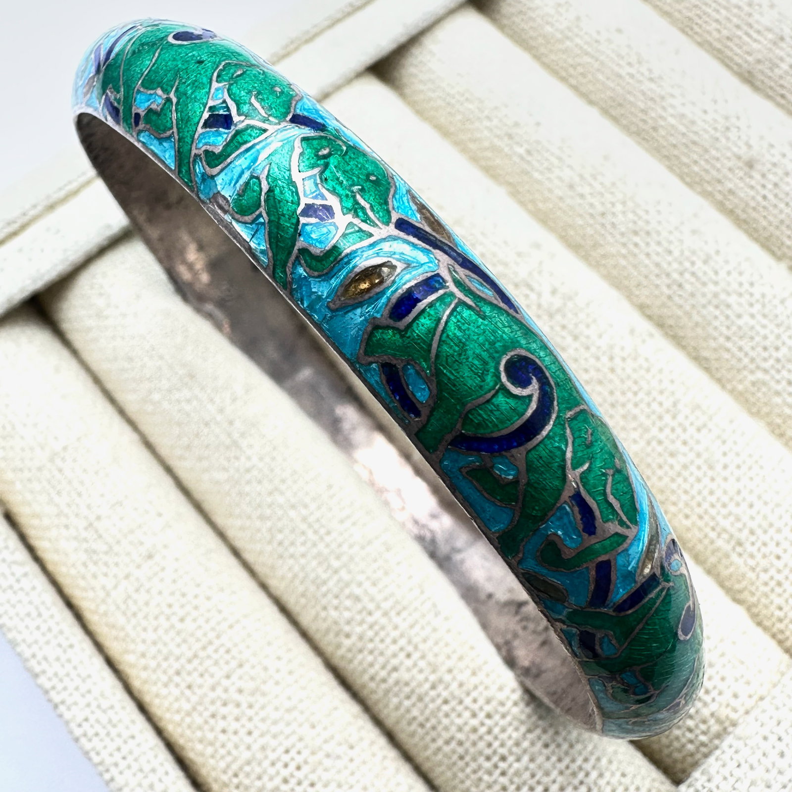 Vintage Blue Green Purple Enamel 900 Silver Bangle Bracelet Beautiful Color 8 Inch Weight 19 Grams (1 of 2)