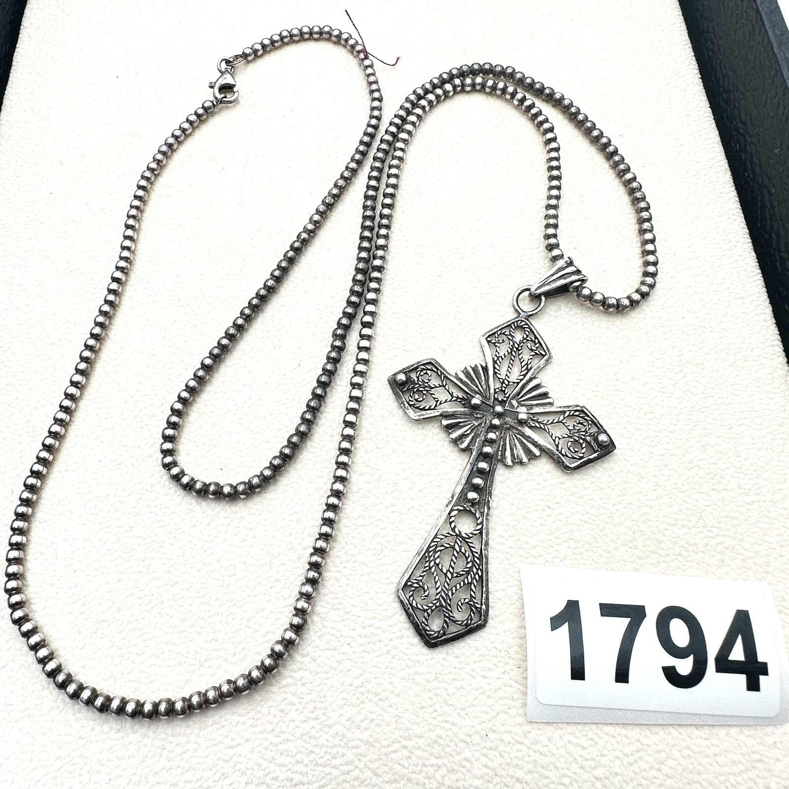 Vintage Sterling Silver Filigree Cross Pendant 28 Inch Chain Weight 31 Grams: Vintage Sterling Silver Filigree Cross Pendant 28 Inch Chain Weight 31 Grams
