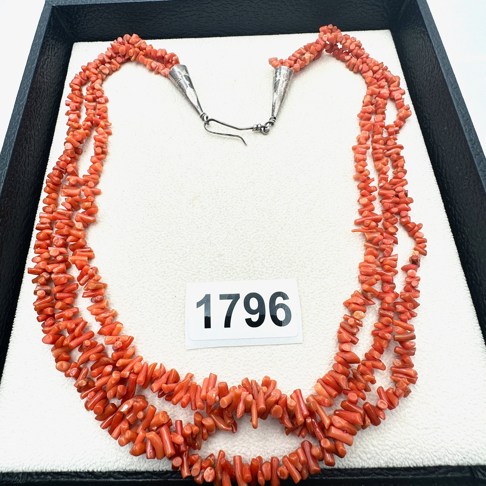 Vintage American Southwest Multi Strand Coral Branch Sterling Silver Necklace 20 Inch Length: Vintage American Southwest Multi Strand Coral Branch Sterling Silver Necklace 20 Inch Length
