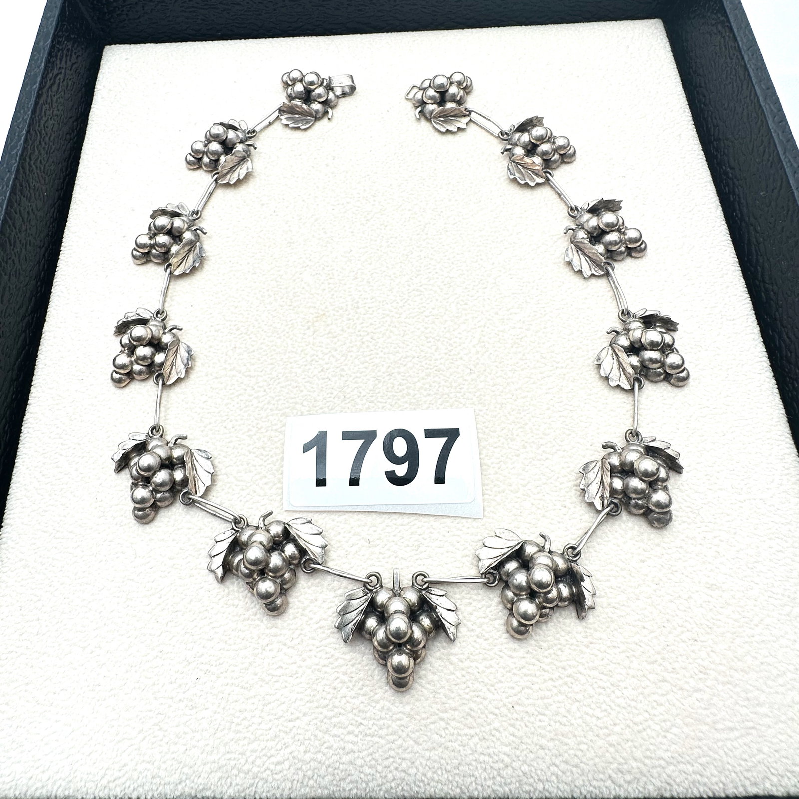 Vintage Mexico Eagle 3 Sterling Silver Grape Design Necklace 15 Inch Length 29 Grams (1 of 2)