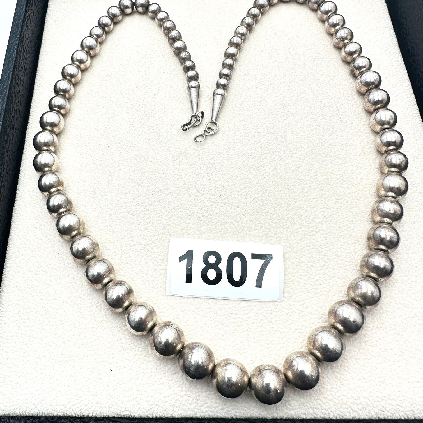 Vintage Native American Bench Bead Sterling Silver Necklace 22 Inch Length Weight 56 Grams (1 of 2)